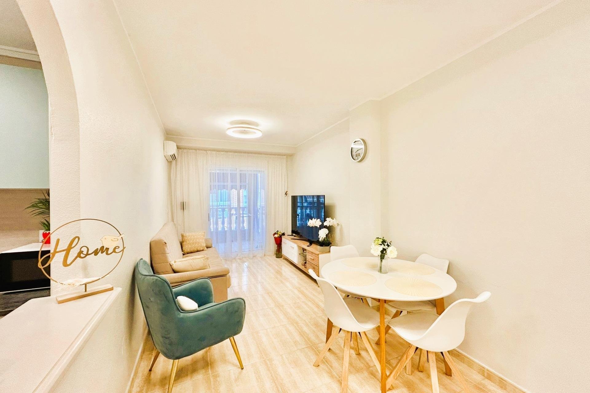 Segunda mano - Apartamento -
Torrevieja - Playa del Cura