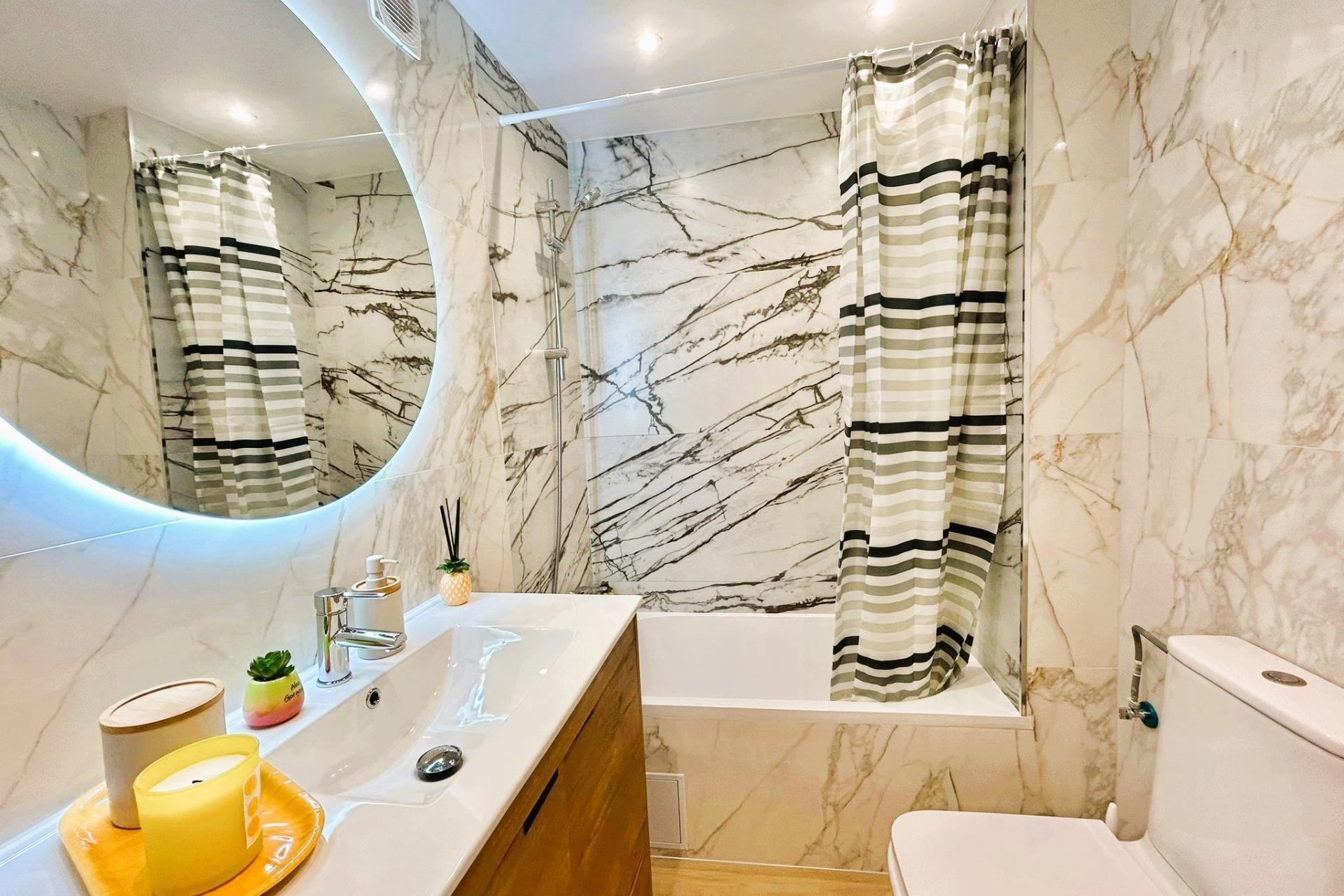 Segunda mano - Apartamento -
Torrevieja - Playa del Cura