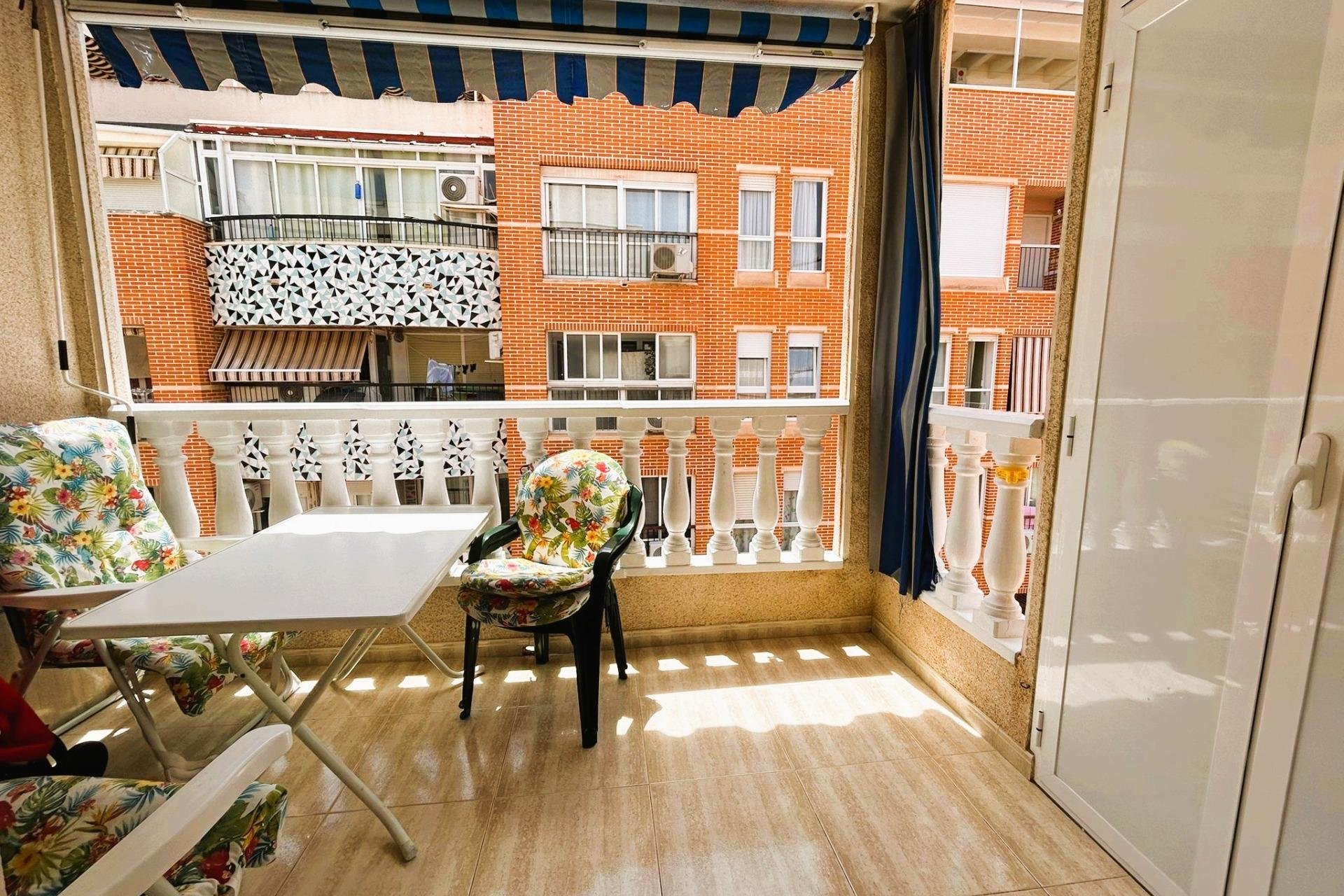 Segunda mano - Apartamento -
Torrevieja - Playa del Cura