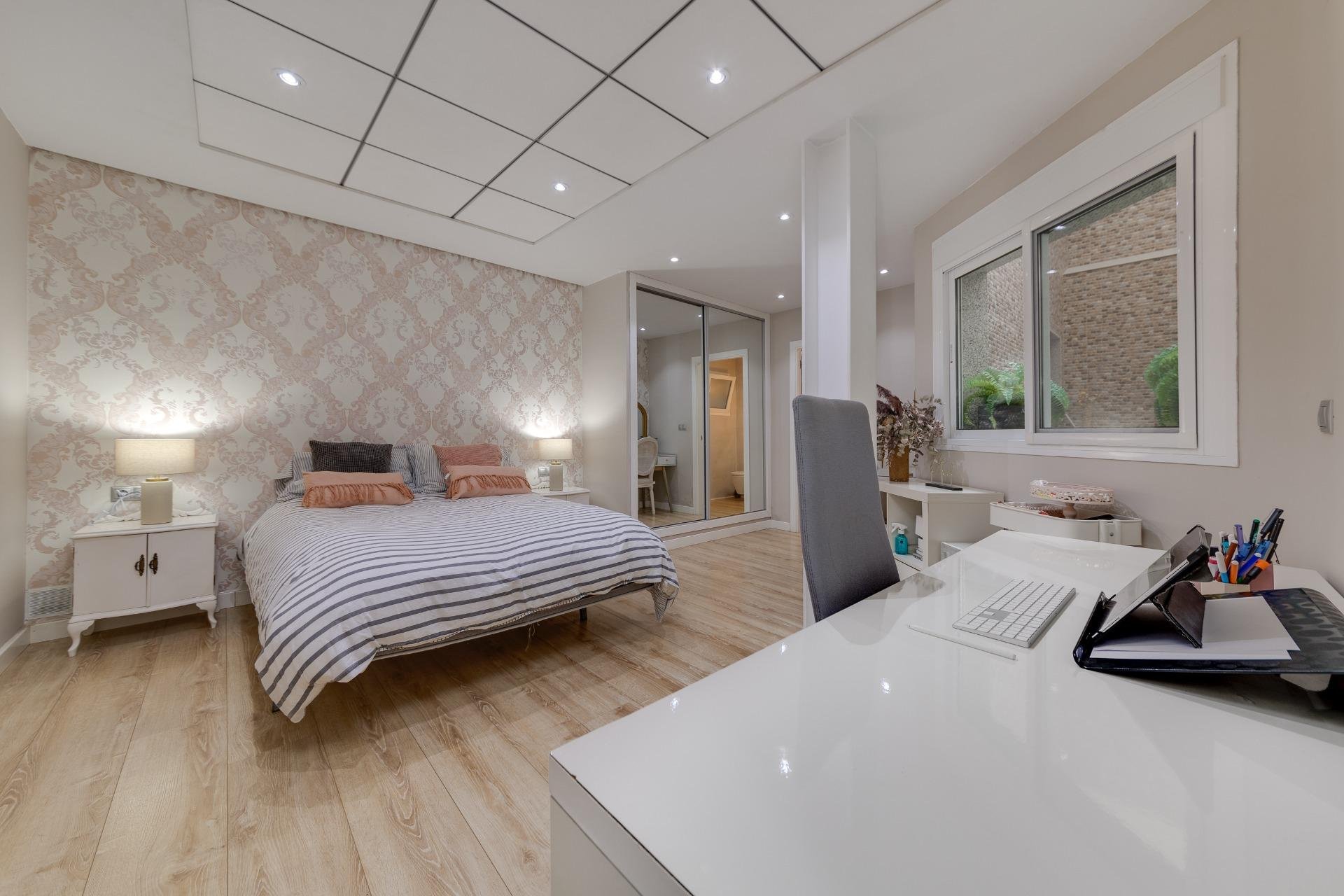 Segunda mano - Apartamento -
Torrevieja - Playa del Cura