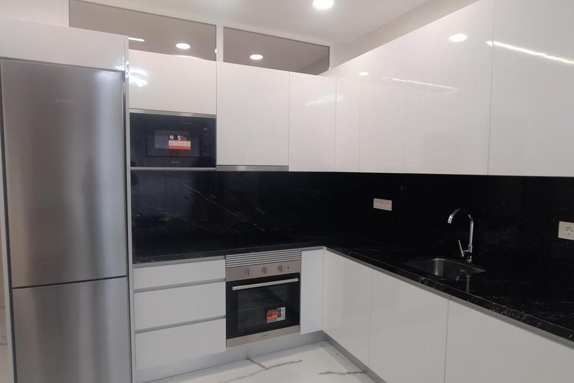Segunda mano - Apartamento -
Torrevieja - Playa del Cura