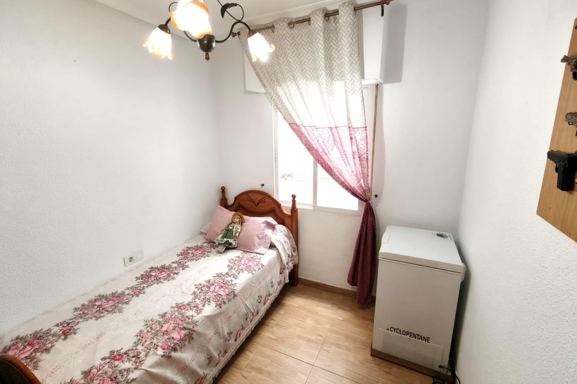 Segunda mano - Apartamento -
Torrevieja - Playa del Cura
