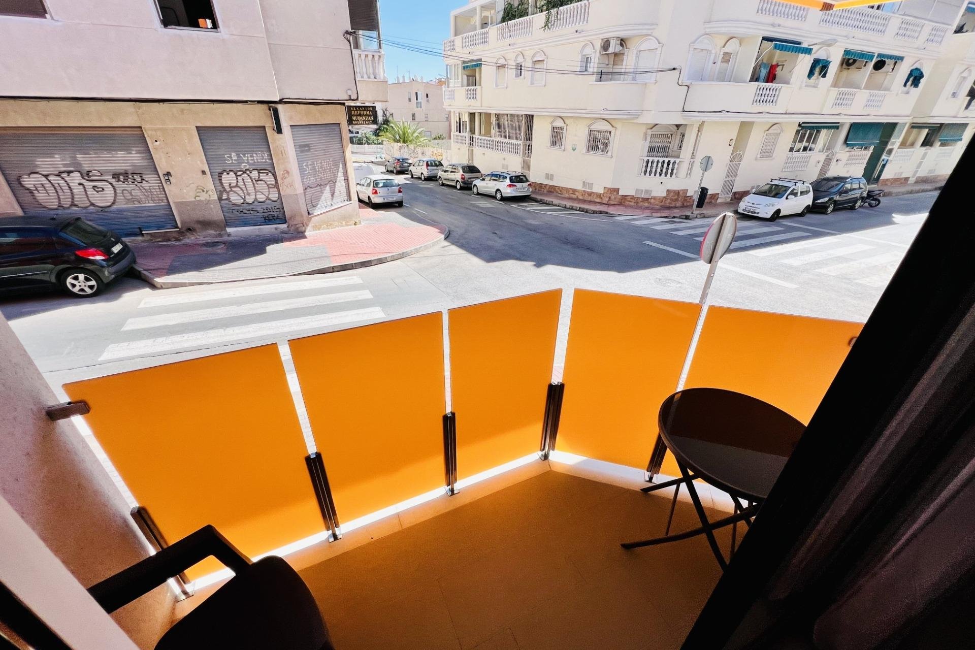 Segunda mano - Apartamento -
Torrevieja - Playa del Cura