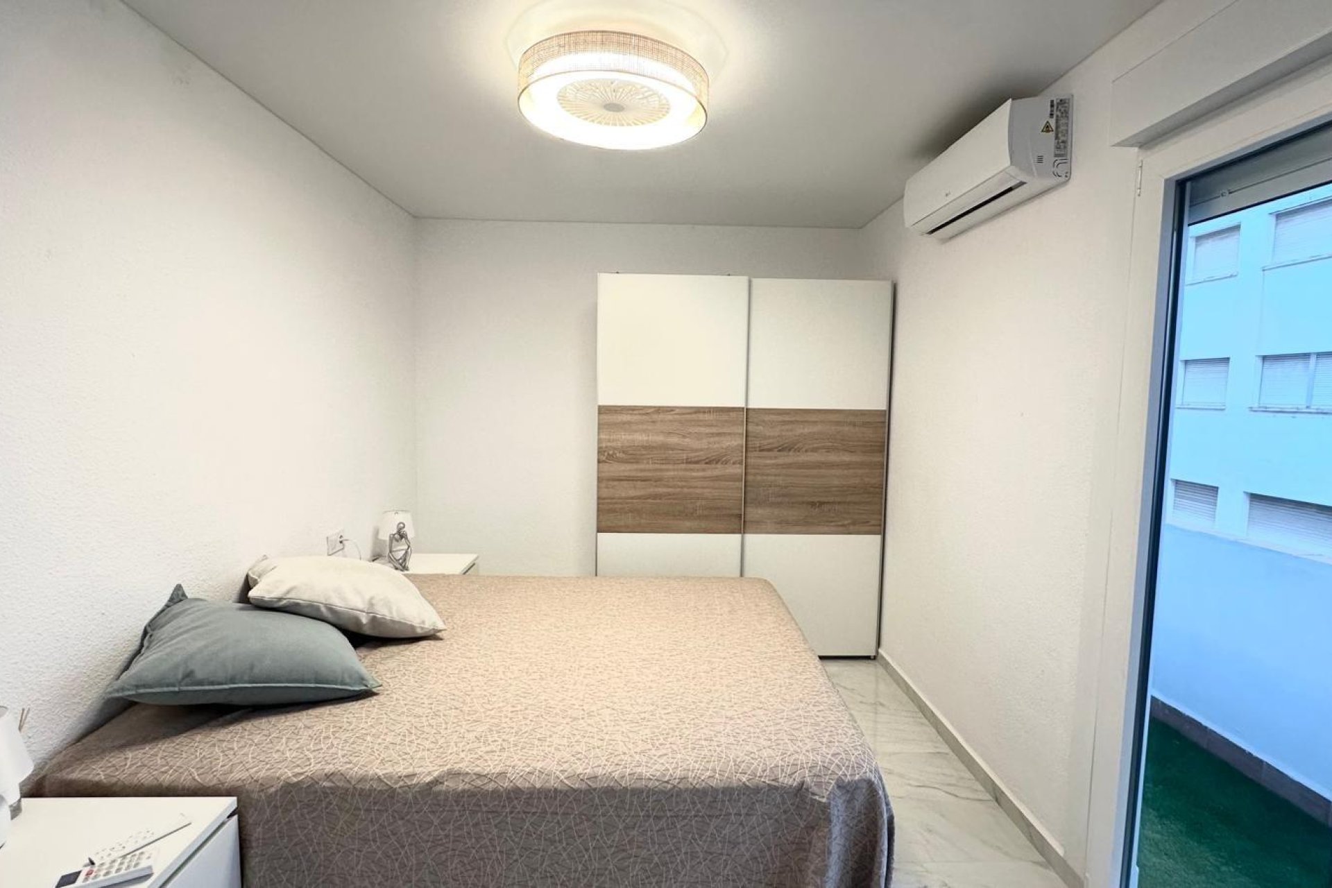 Segunda mano - Apartamento -
Torrevieja - Playa del Cura