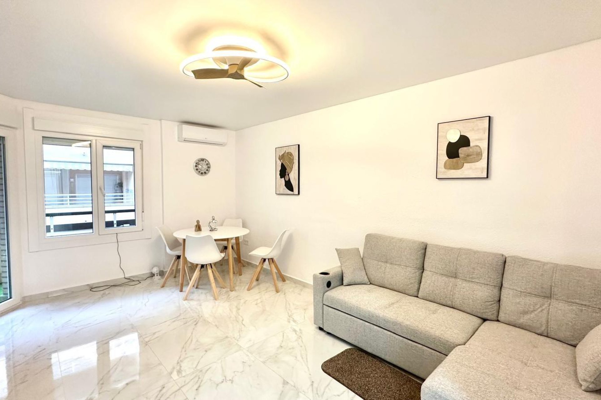 Segunda mano - Apartamento -
Torrevieja - Playa del Cura