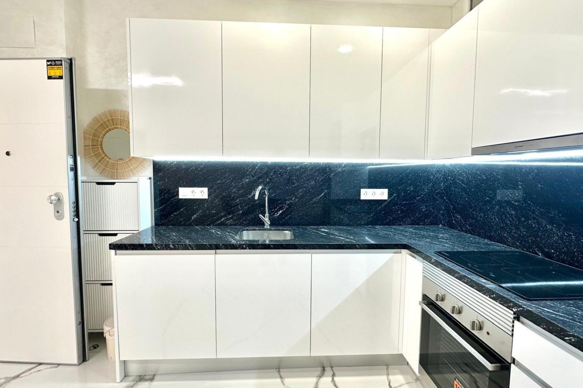 Segunda mano - Apartamento -
Torrevieja - Playa del Cura