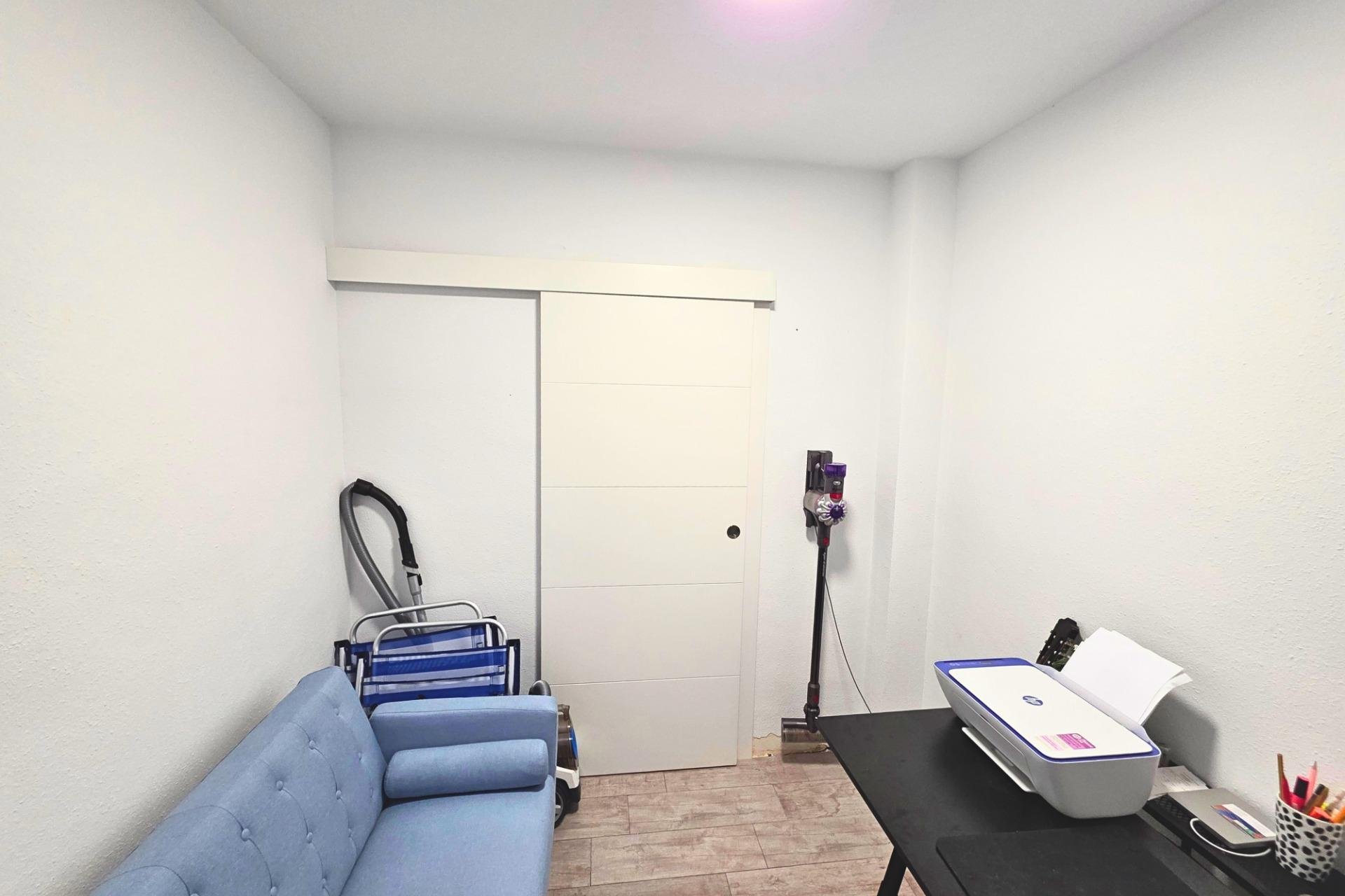 Segunda mano - Apartamento -
Torrevieja - Playa del Cura