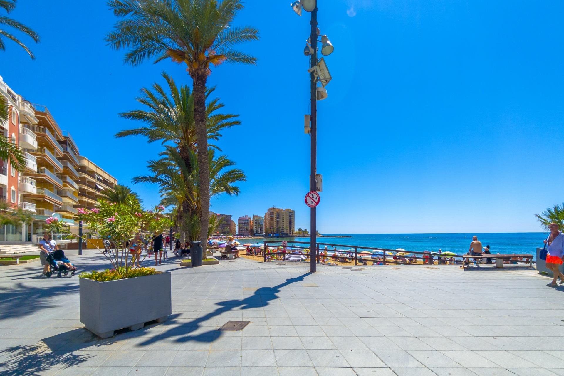 Segunda mano - Apartamento -
Torrevieja - Playa del Cura