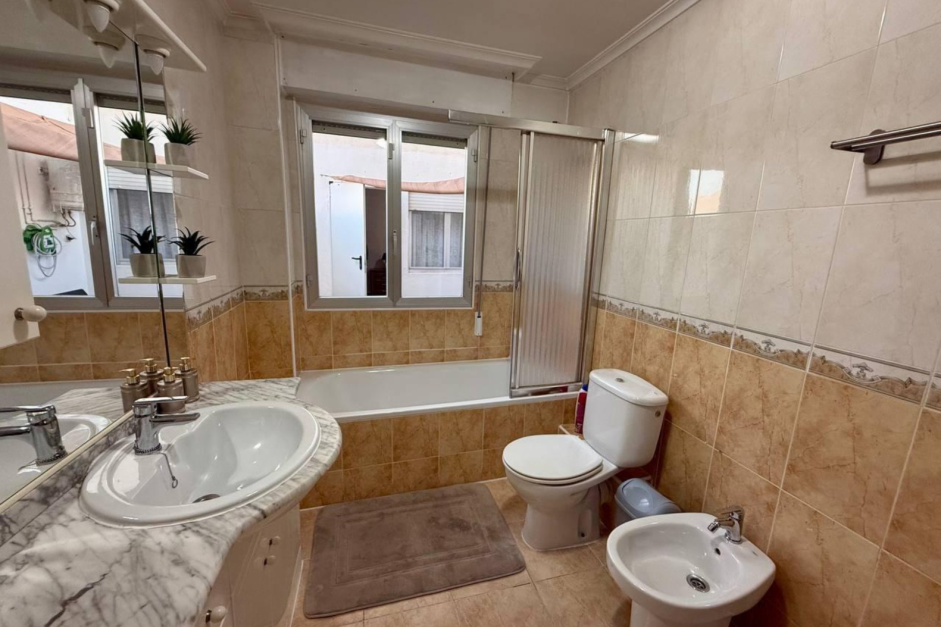 Segunda mano - Apartamento -
Torrevieja - Playa del Cura