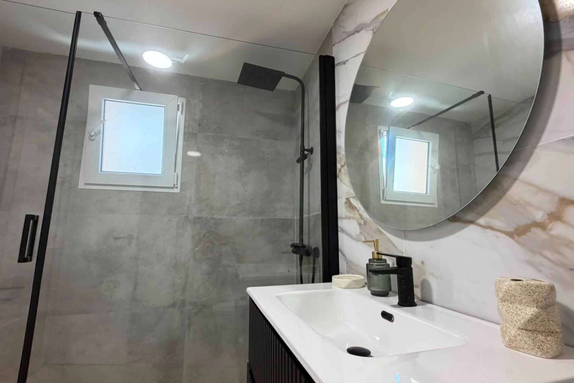 Segunda mano - Apartamento -
Torrevieja - Playa del Cura