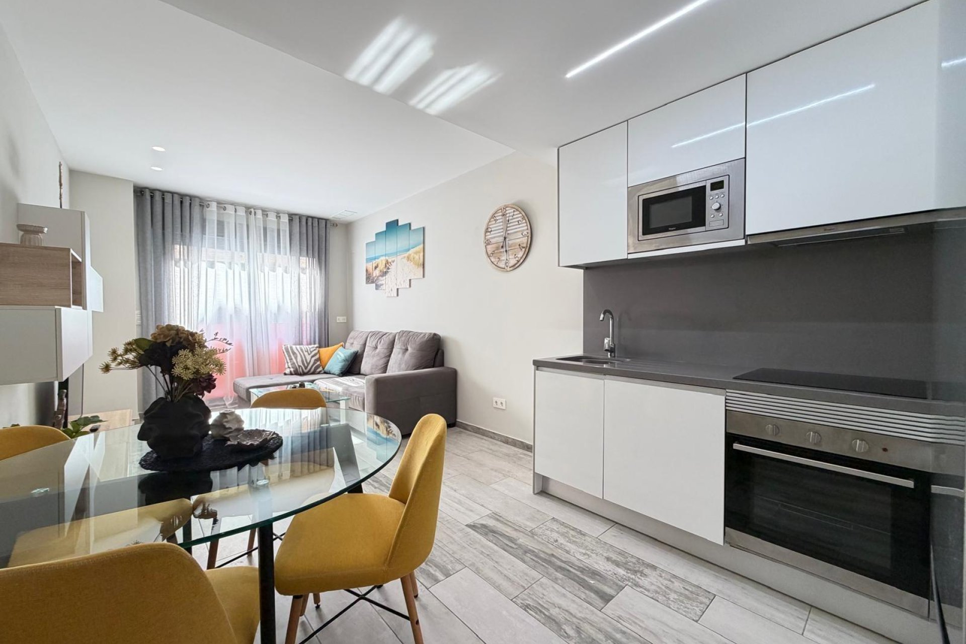 Segunda mano - Apartamento -
Torrevieja - Playa del Cura