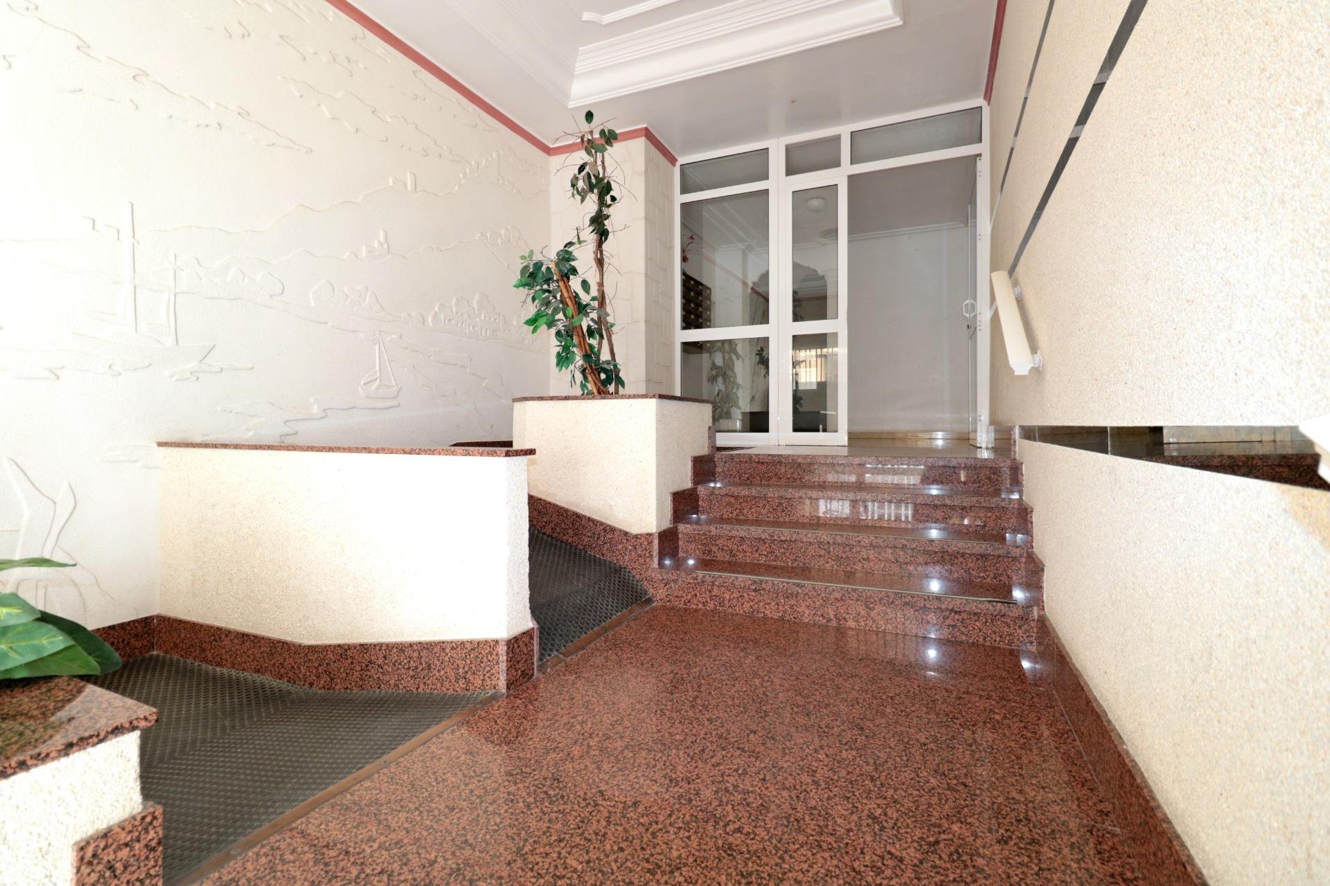 Segunda mano - Apartamento -
Torrevieja - Playa del Cura