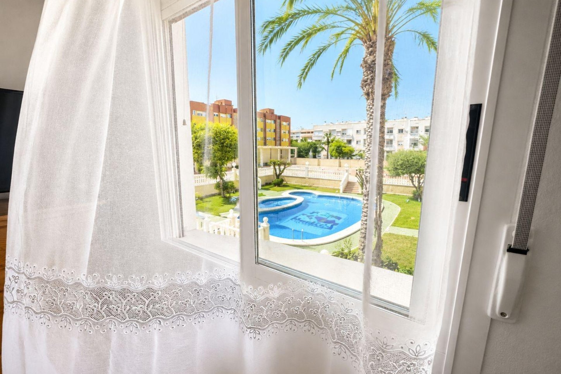 Segunda mano - Apartamento -
Torrevieja - Playa del Cura