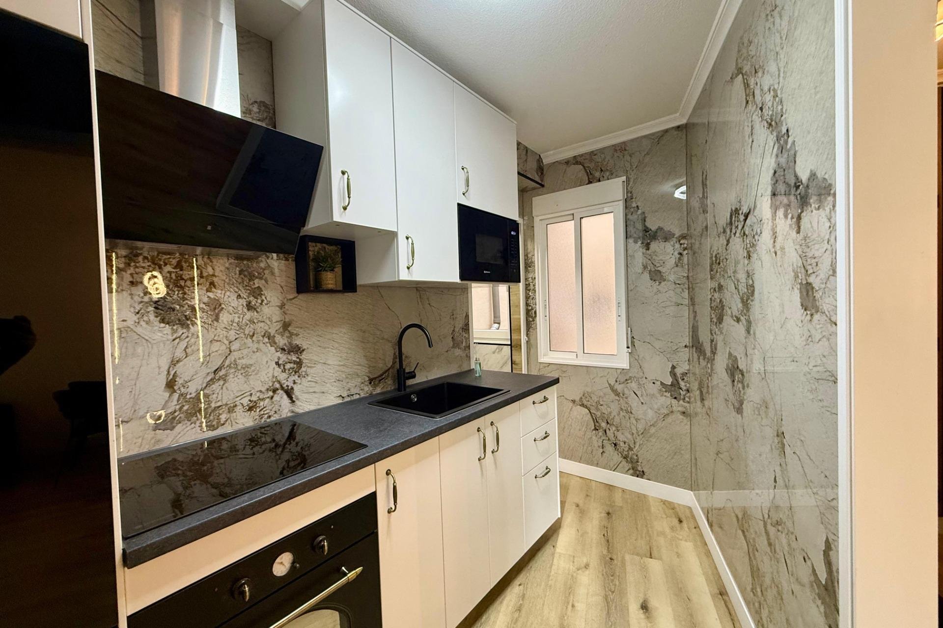 Segunda mano - Apartamento -
Torrevieja - Playa del Cura