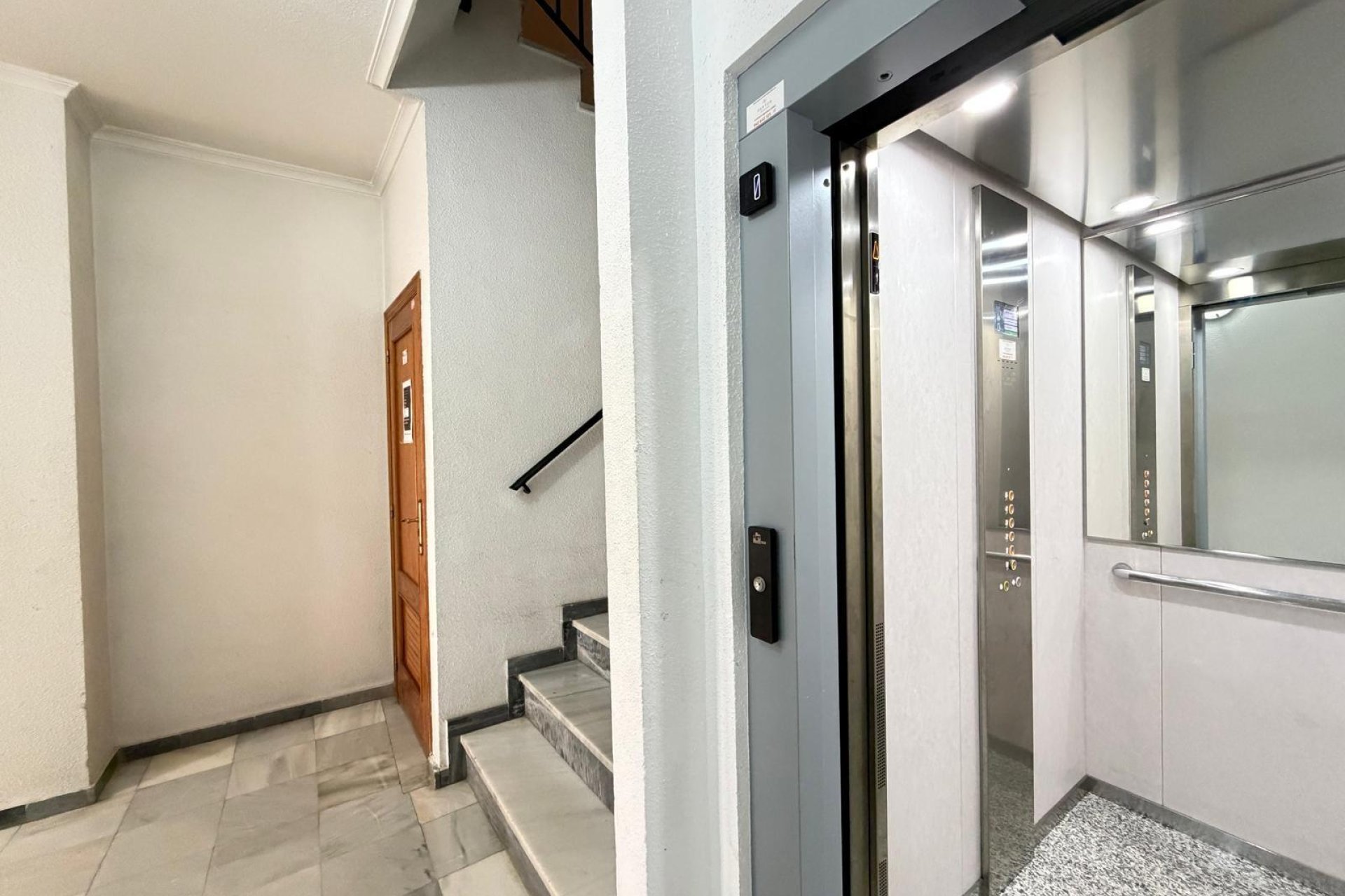 Segunda mano - Apartamento -
Torrevieja - Playa del Cura