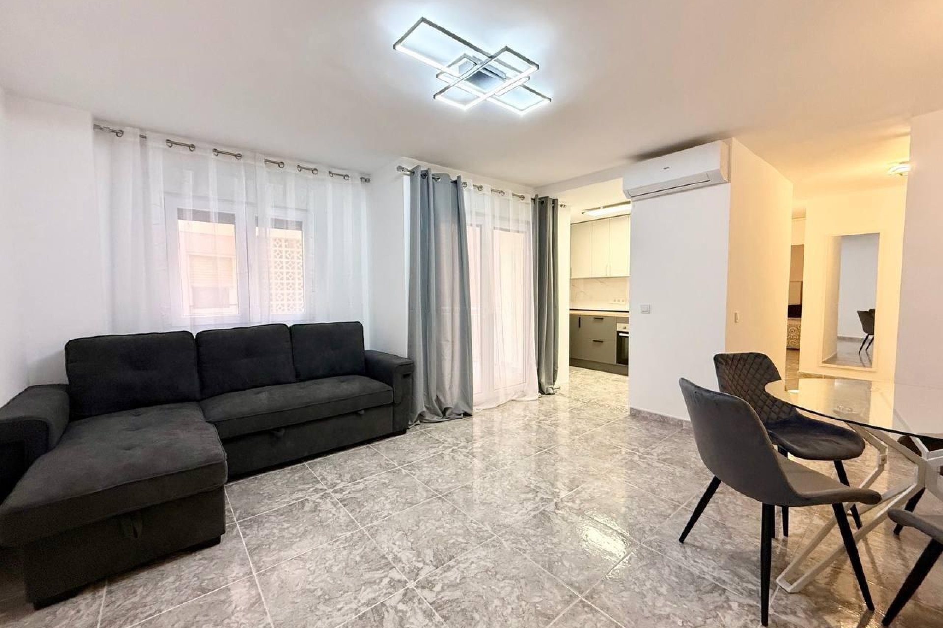 Segunda mano - Apartamento -
Torrevieja - Playa del Cura