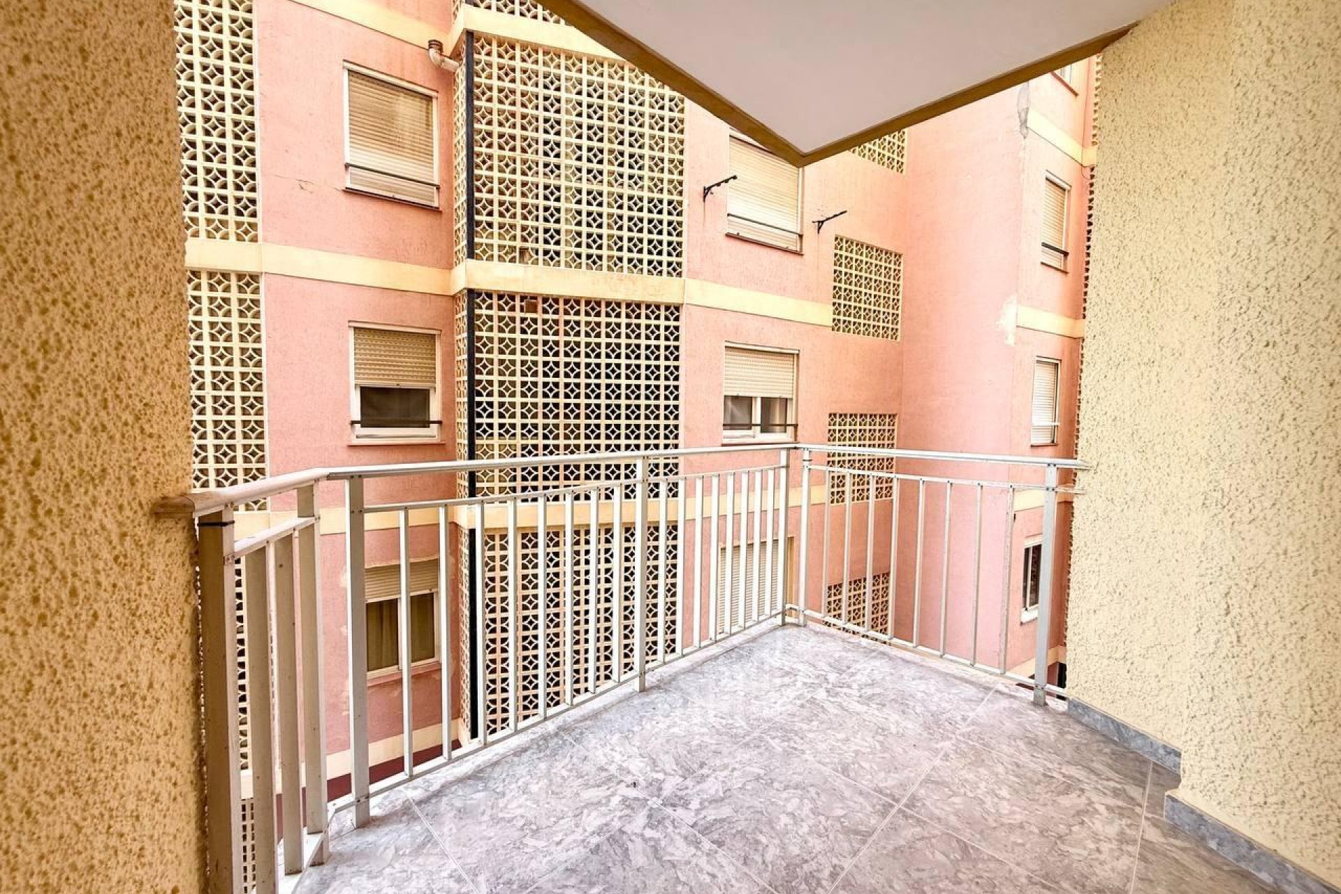 Segunda mano - Apartamento -
Torrevieja - Playa del Cura