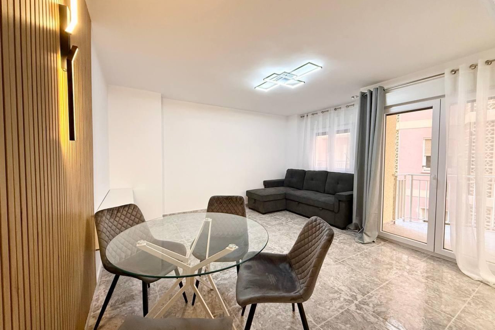 Segunda mano - Apartamento -
Torrevieja - Playa del Cura