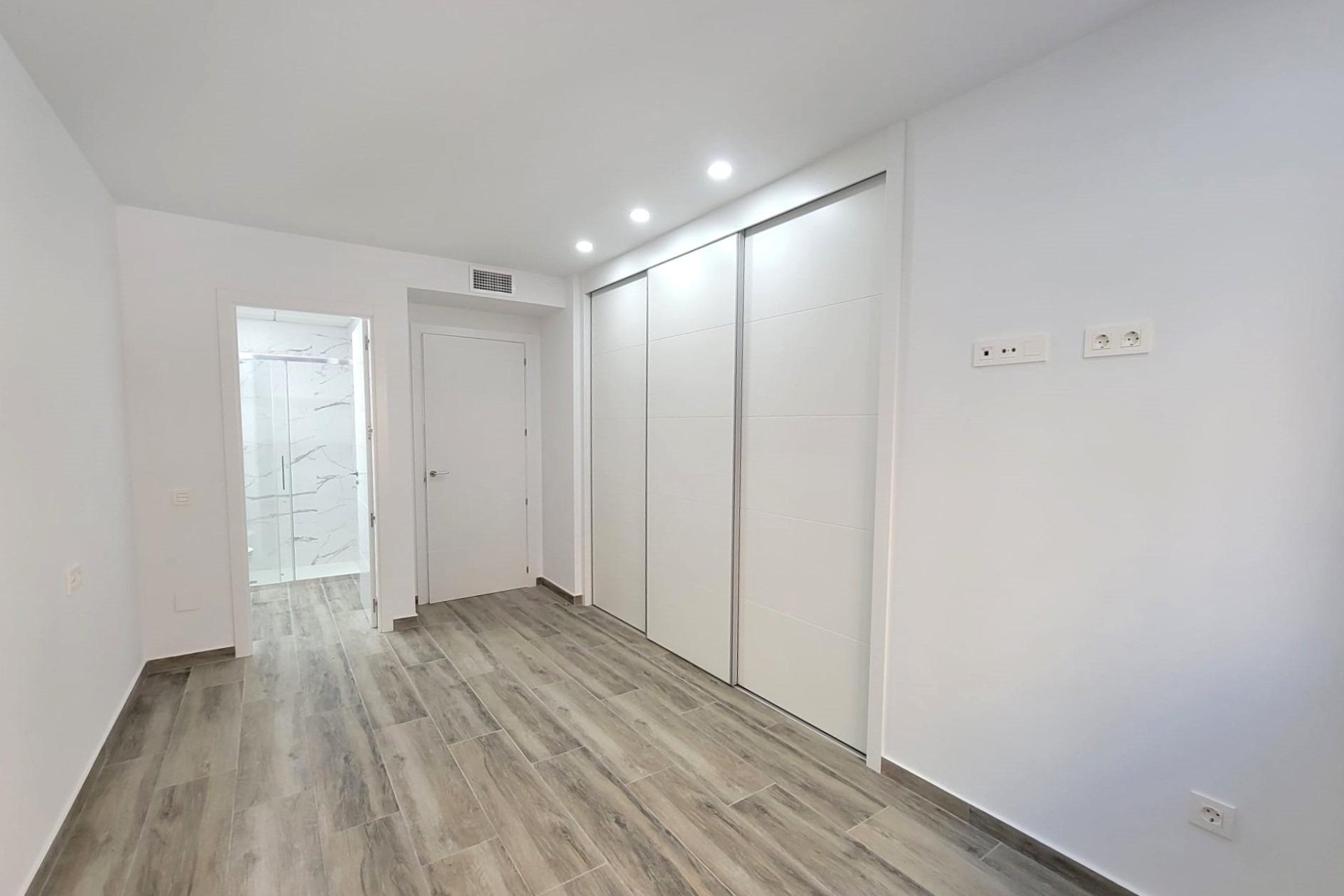 Segunda mano - Apartamento -
Torrevieja - Playa del Cura