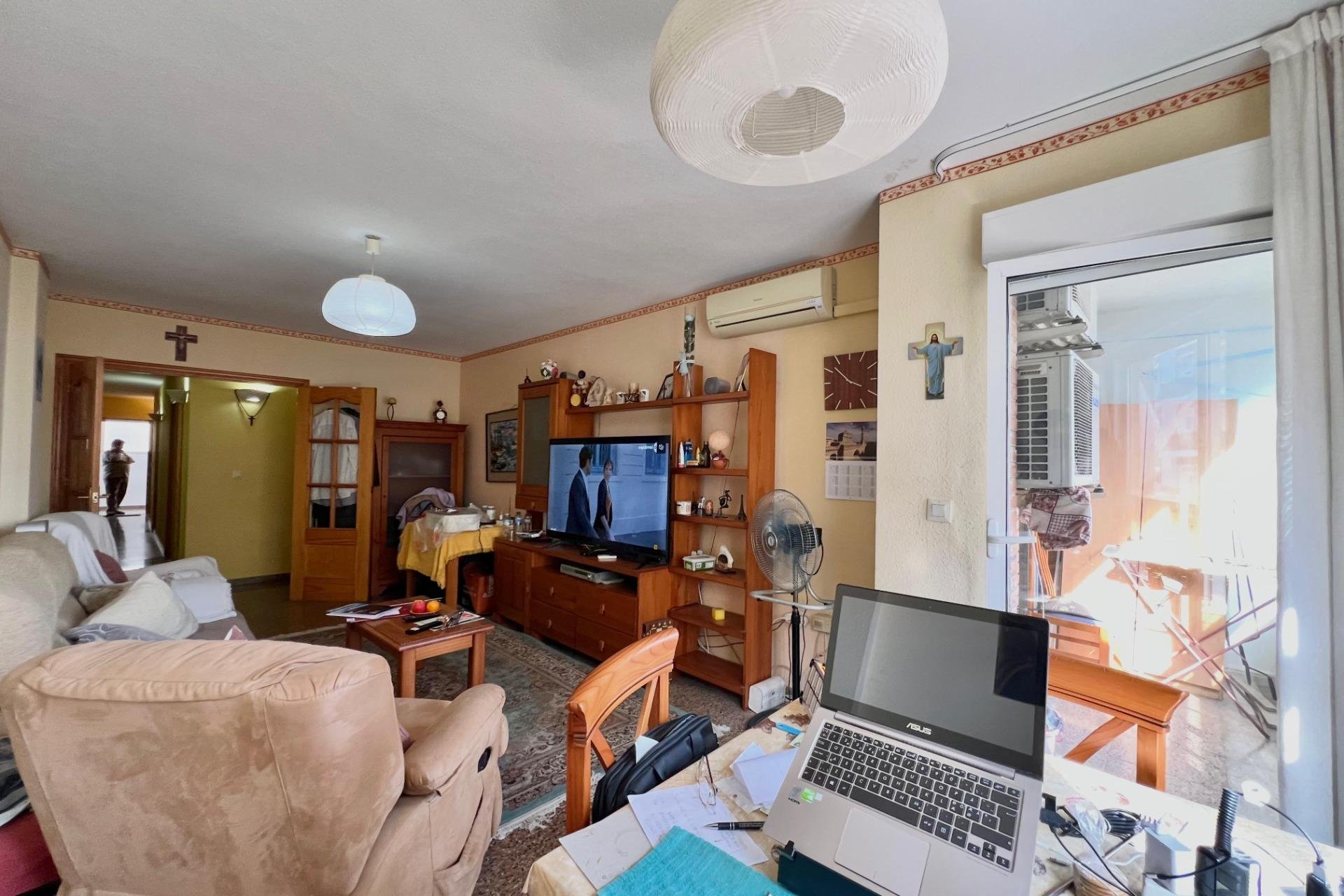 Segunda mano - Apartamento -
Torrevieja - Puerto Deportivo
