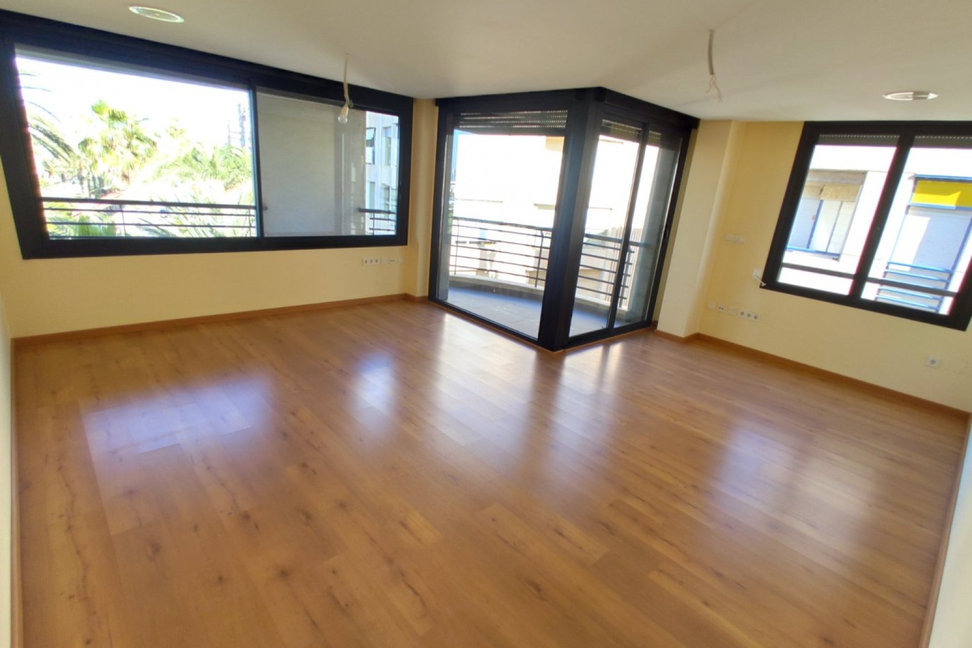 Segunda mano - Apartamento -
Torrevieja - Puerto