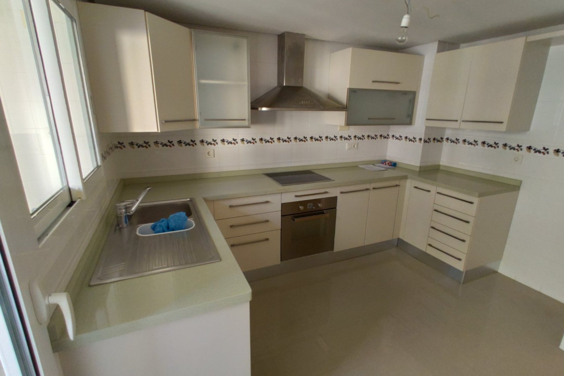 Segunda mano - Apartamento -
Torrevieja - Puerto