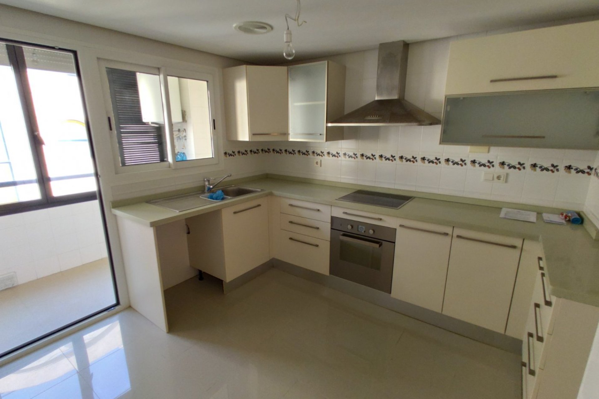 Segunda mano - Apartamento -
Torrevieja - Puerto