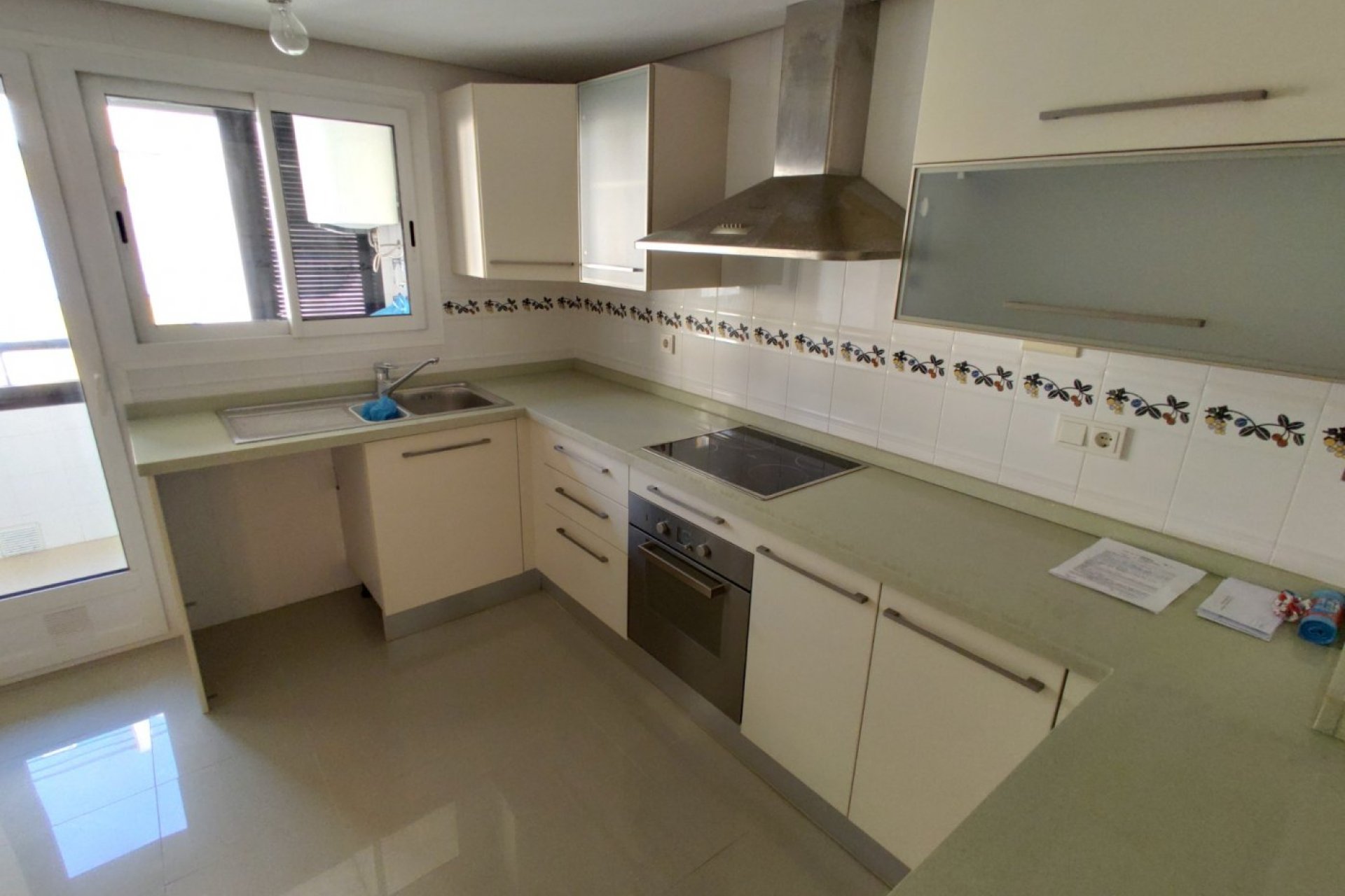 Segunda mano - Apartamento -
Torrevieja - Puerto