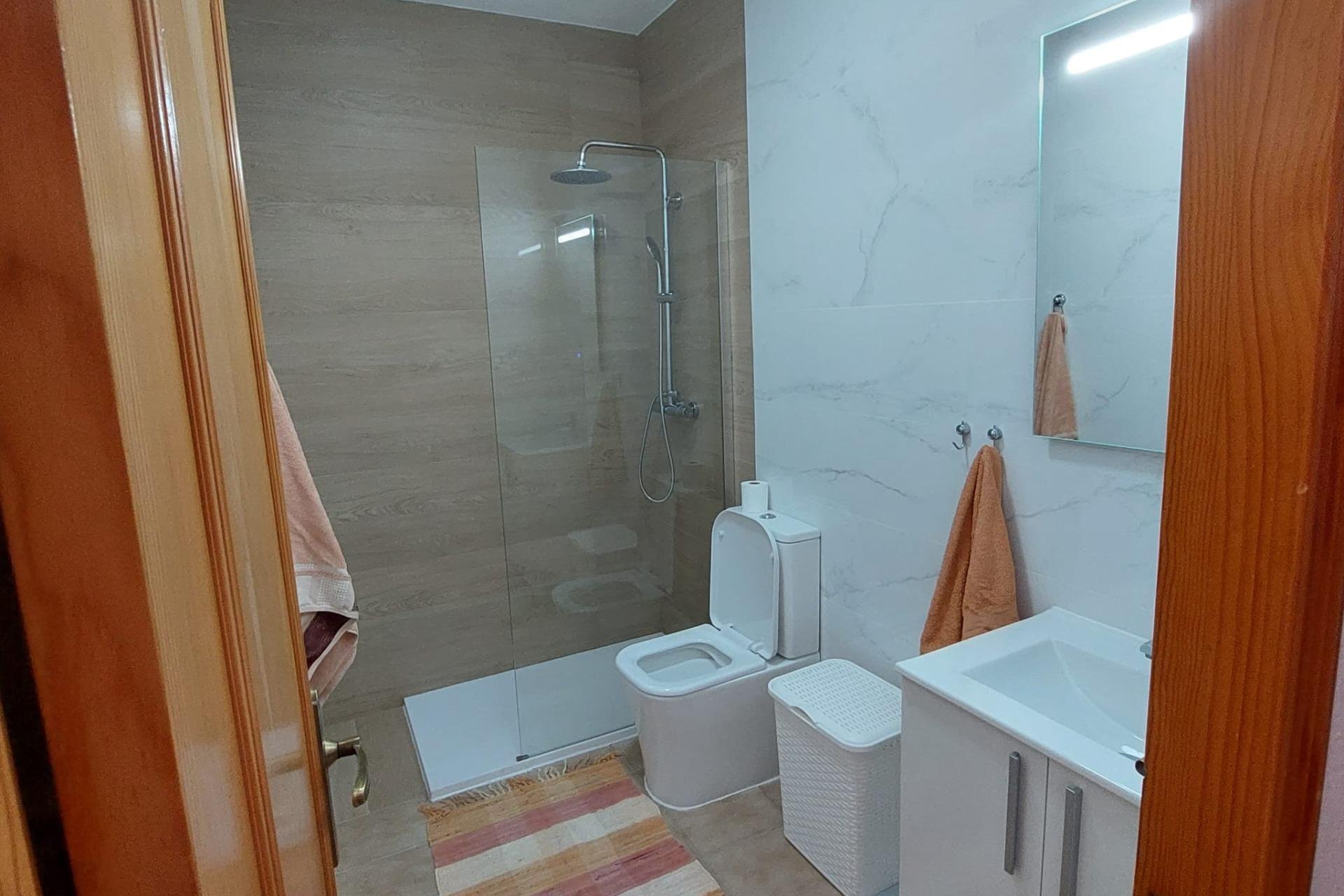 Segunda mano - Apartamento -
Torrevieja - Punta Prima