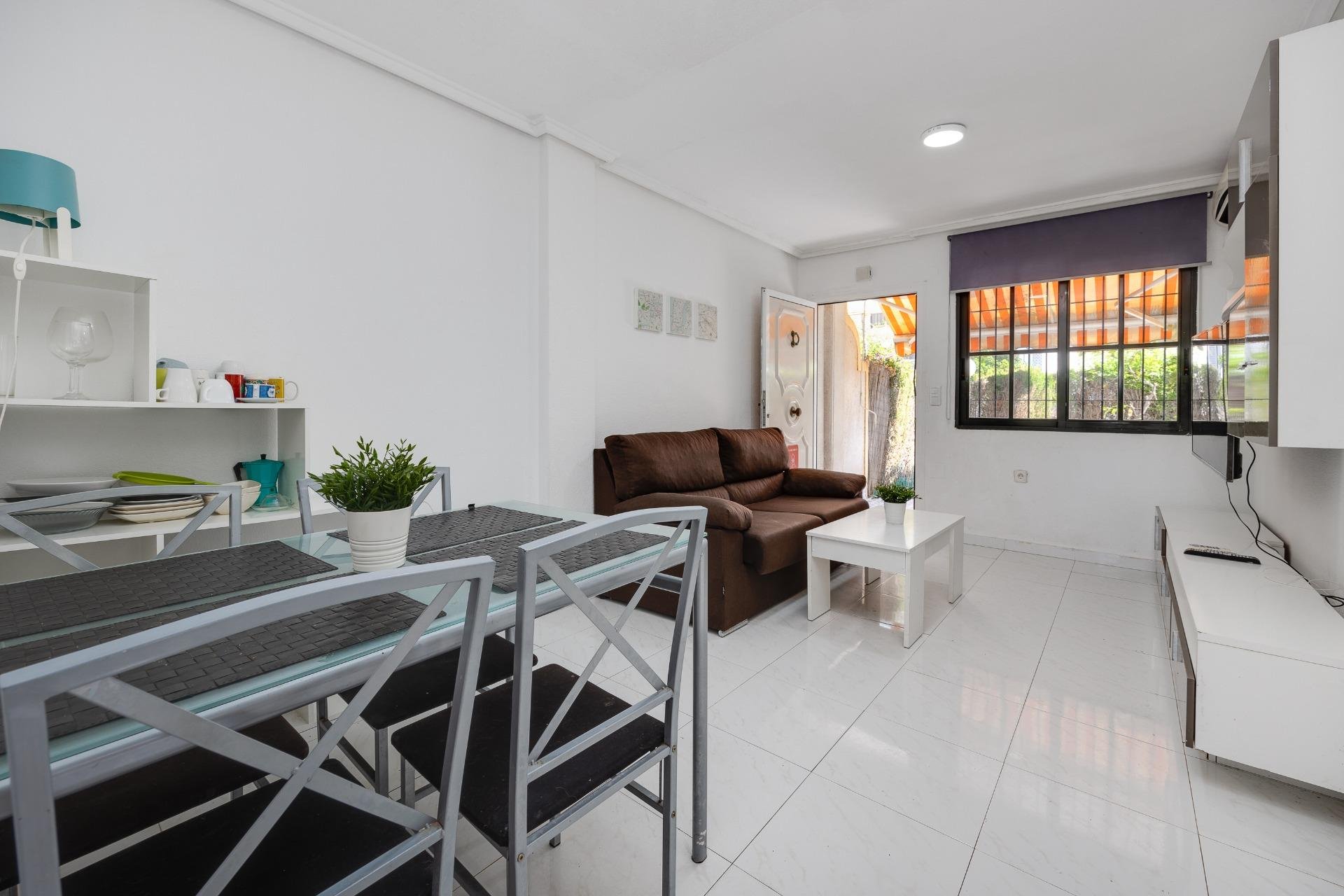 Segunda mano - Apartamento -
Torrevieja - Punta Prima