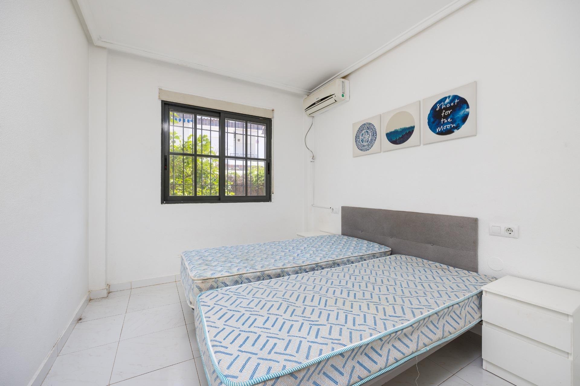 Segunda mano - Apartamento -
Torrevieja - Punta Prima