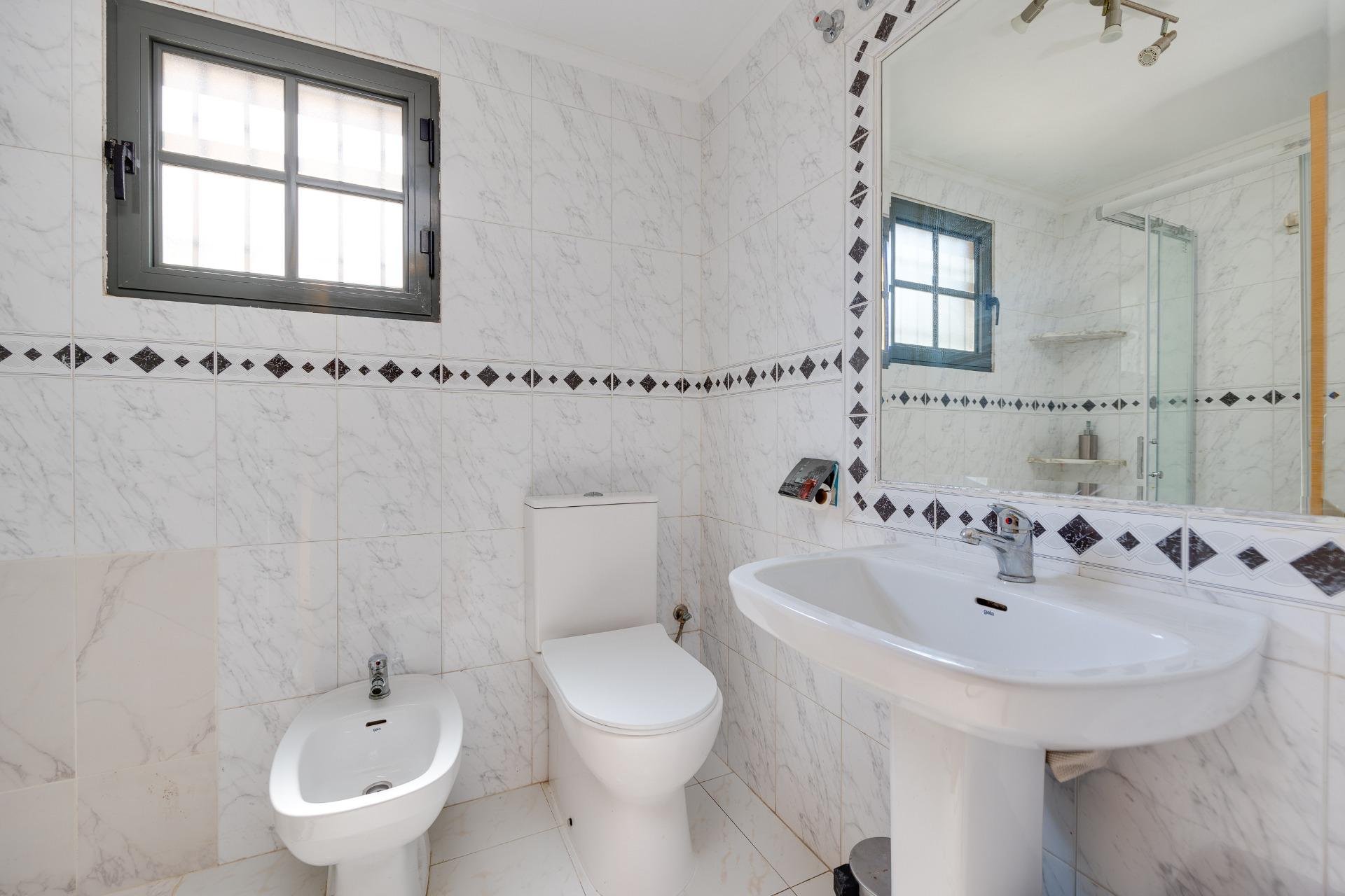 Segunda mano - Apartamento -
Torrevieja - Punta Prima