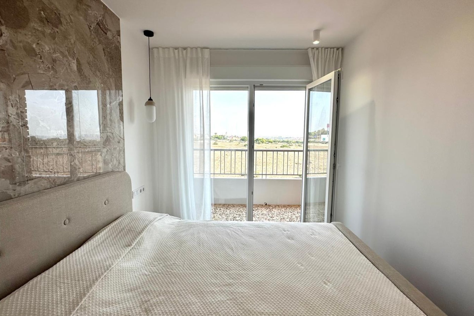 Segunda mano - Apartamento -
Torrevieja - Punta Prima