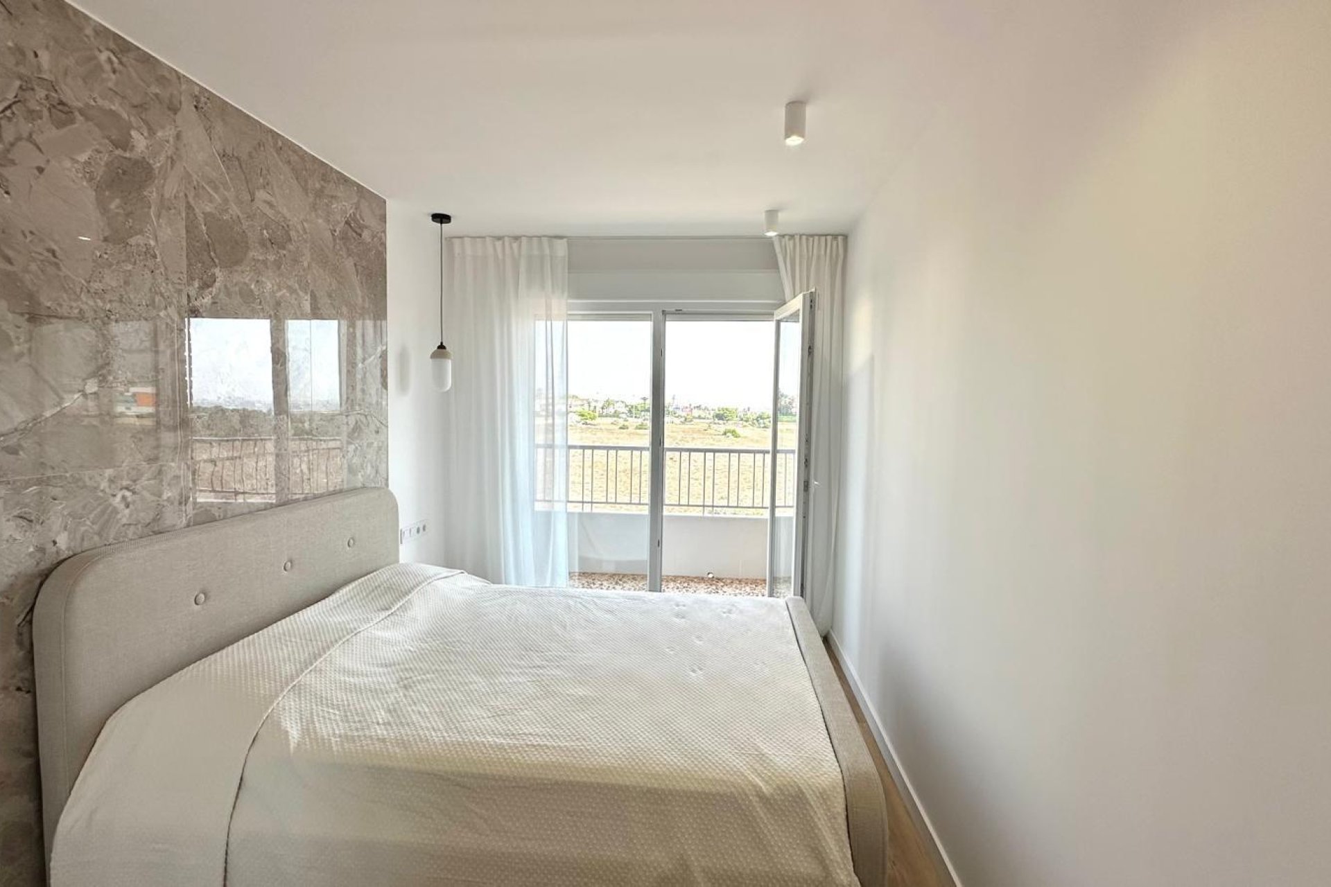 Segunda mano - Apartamento -
Torrevieja - Punta Prima