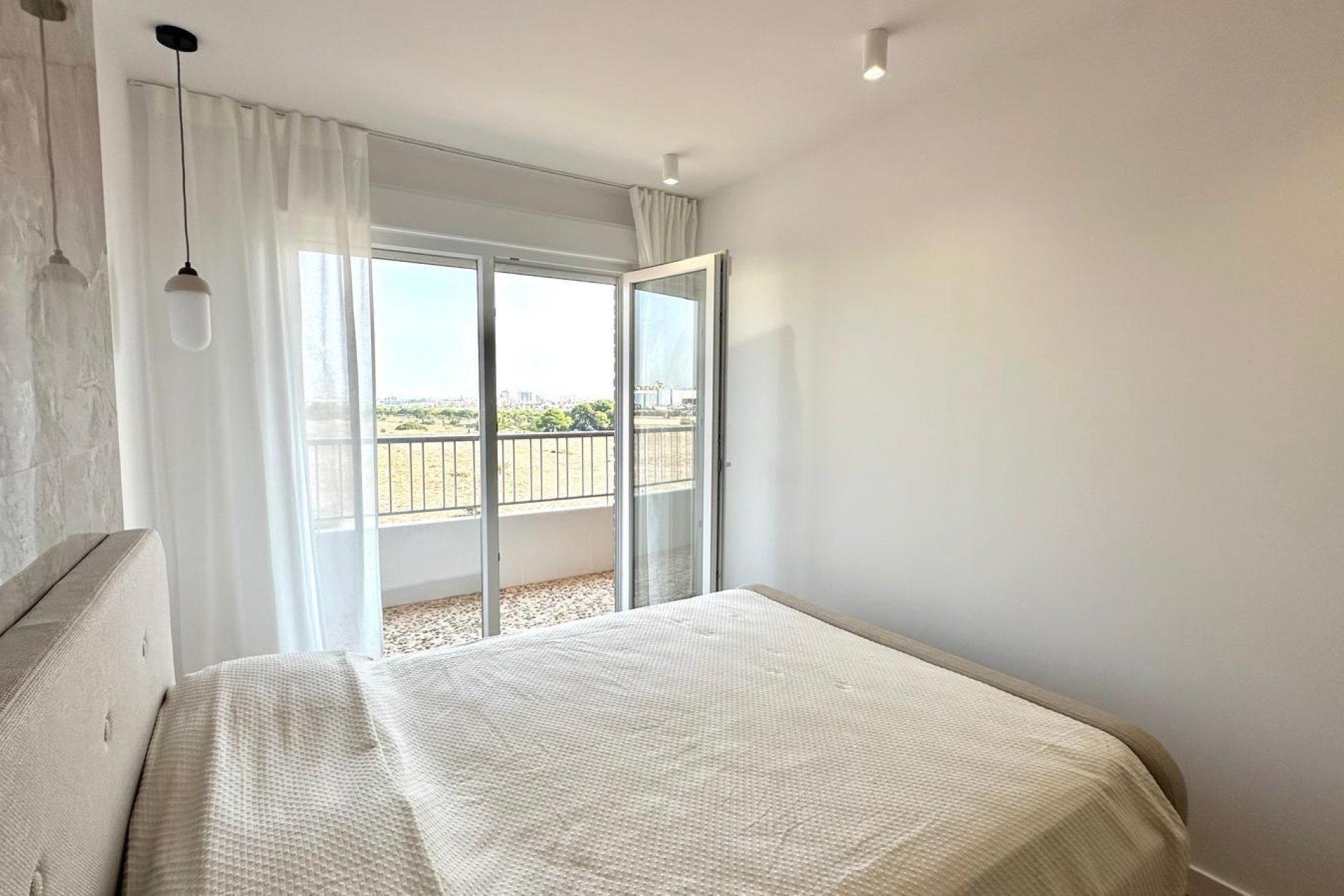 Segunda mano - Apartamento -
Torrevieja - Punta Prima