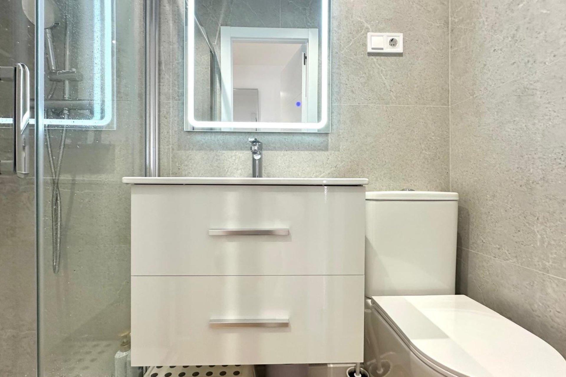 Segunda mano - Apartamento -
Torrevieja - Punta Prima