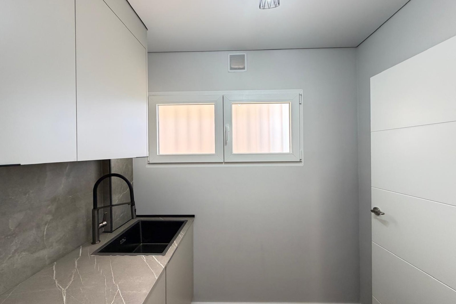 Segunda mano - Apartamento -
Torrevieja - Punta Prima