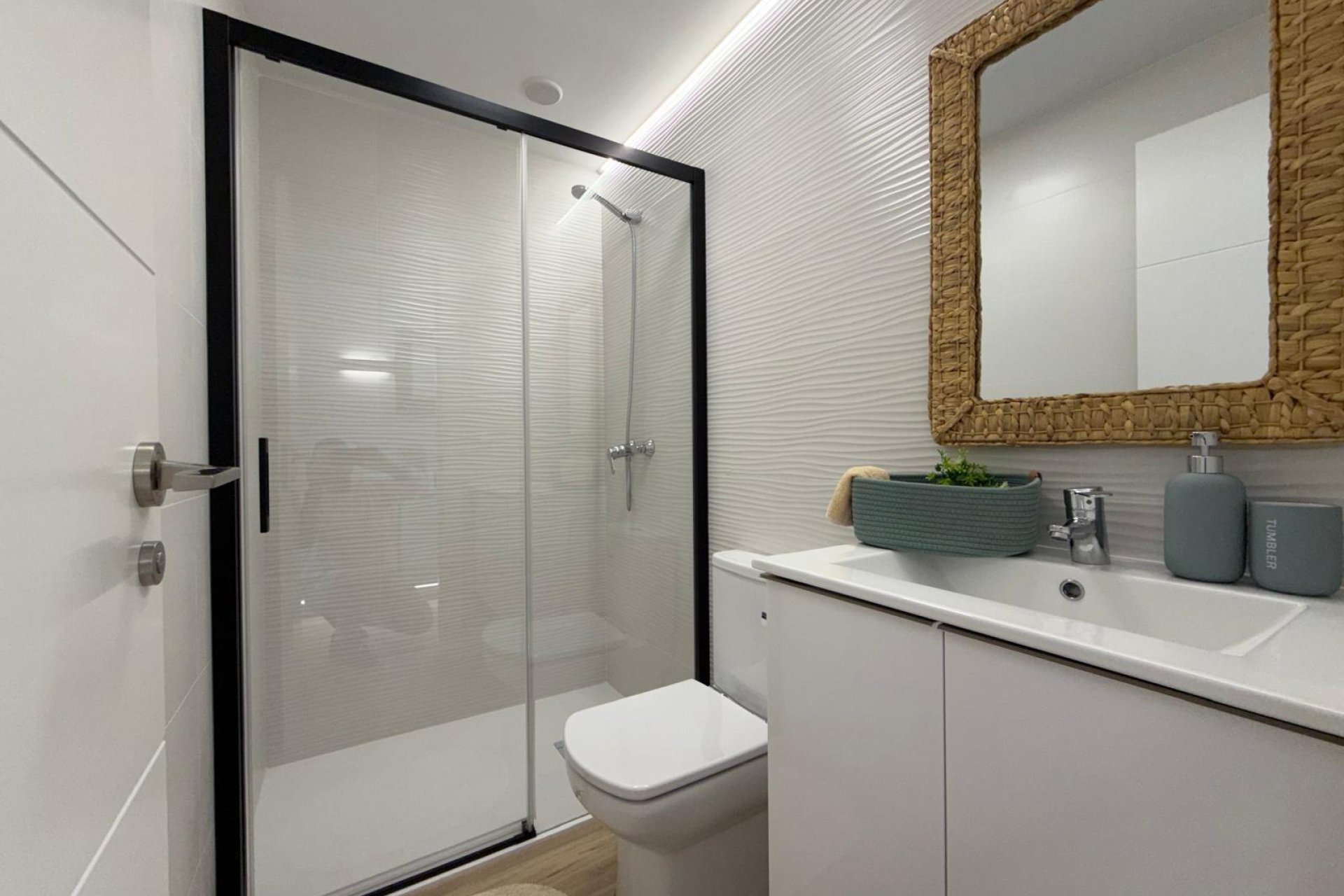 Segunda mano - Apartamento -
Torrevieja - Punta Prima