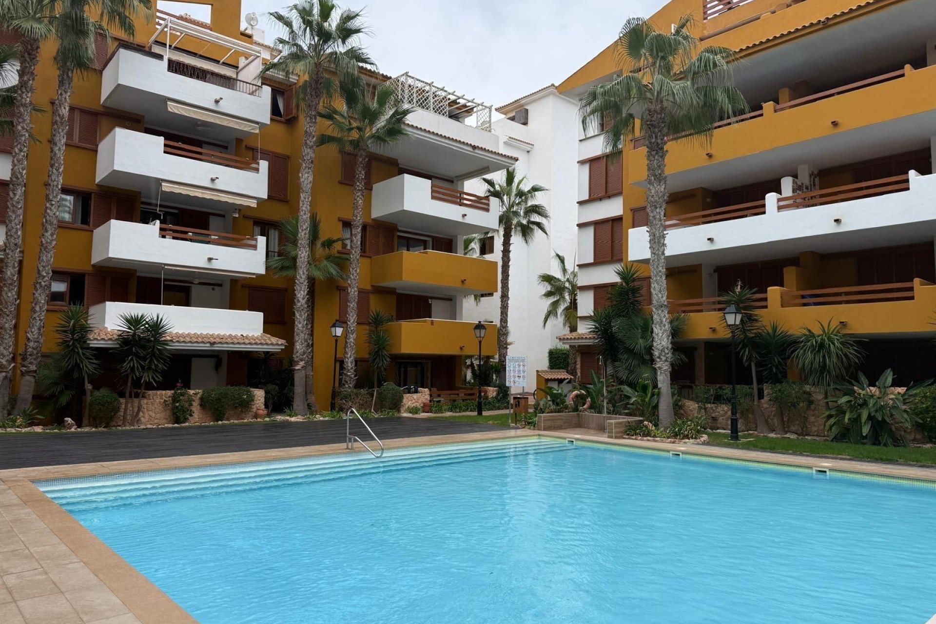 Segunda mano - Apartamento -
Torrevieja - Punta Prima