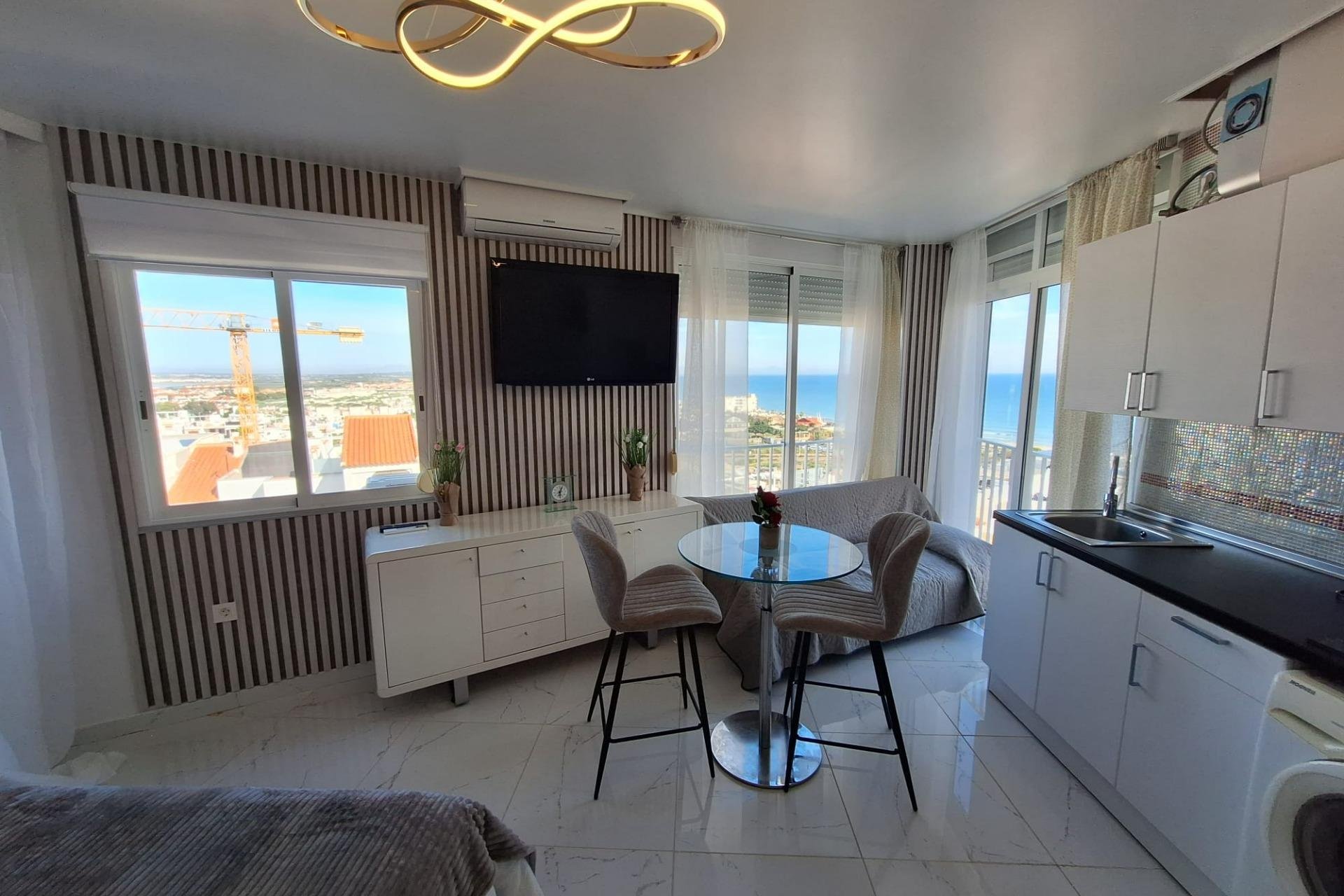 Segunda mano - Apartamento -
Torrevieja - Torrejón
