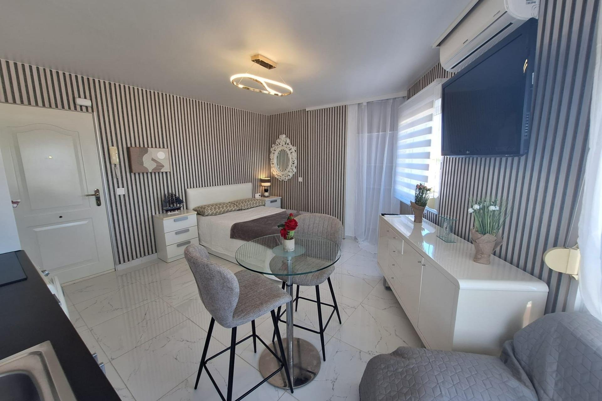 Segunda mano - Apartamento -
Torrevieja - Torrejón