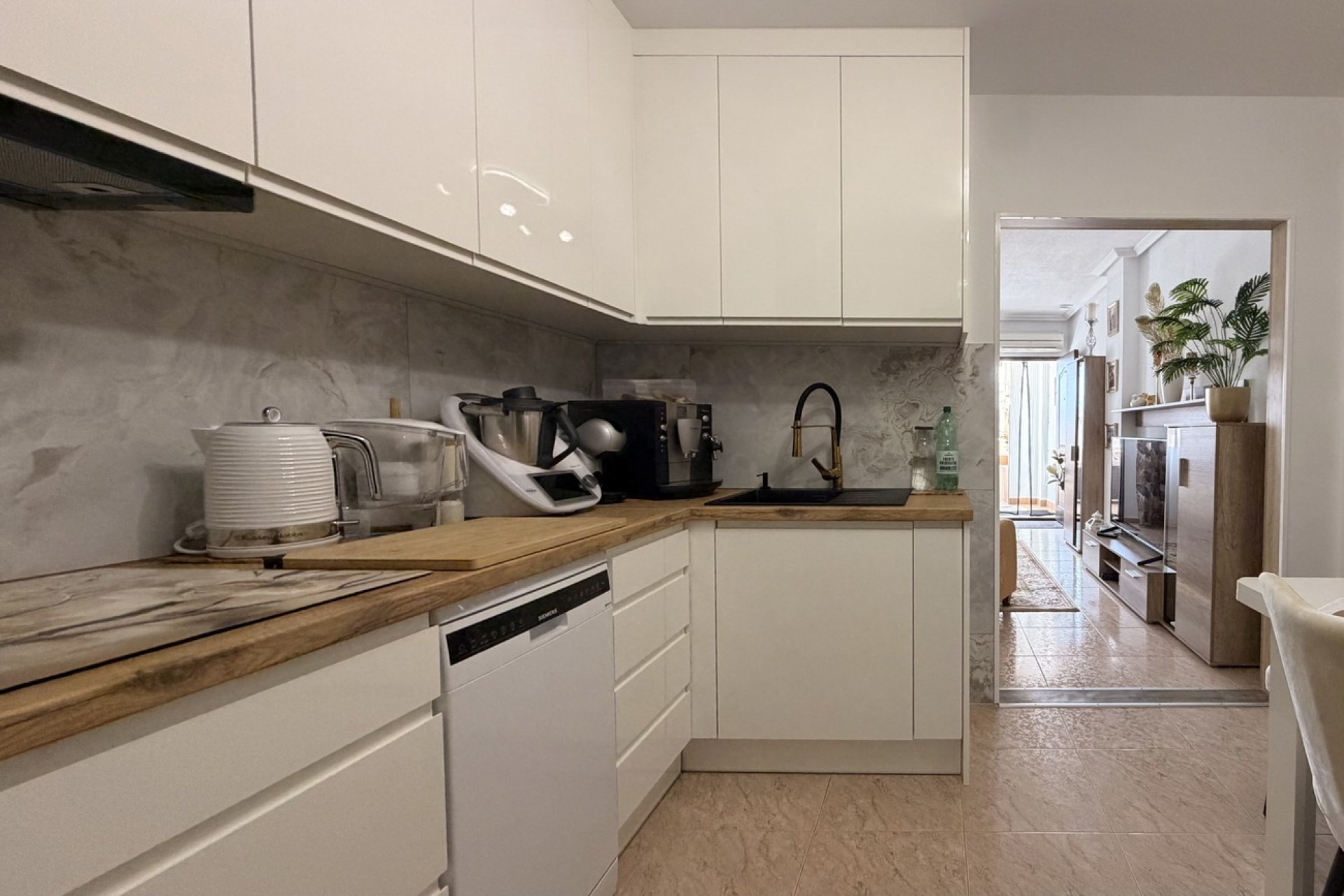 Segunda mano - Apartamento -
Torrevieja - Urb. Calas Blancas III