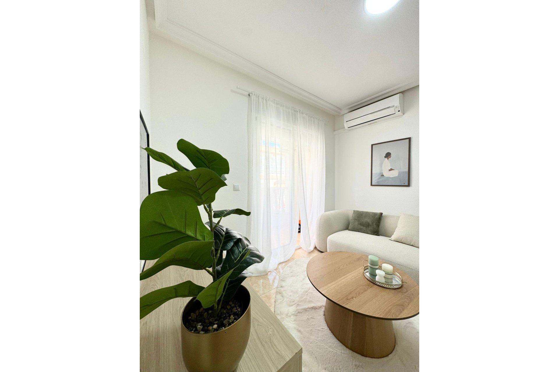 Segunda mano - Apartamento -
Torrevieja