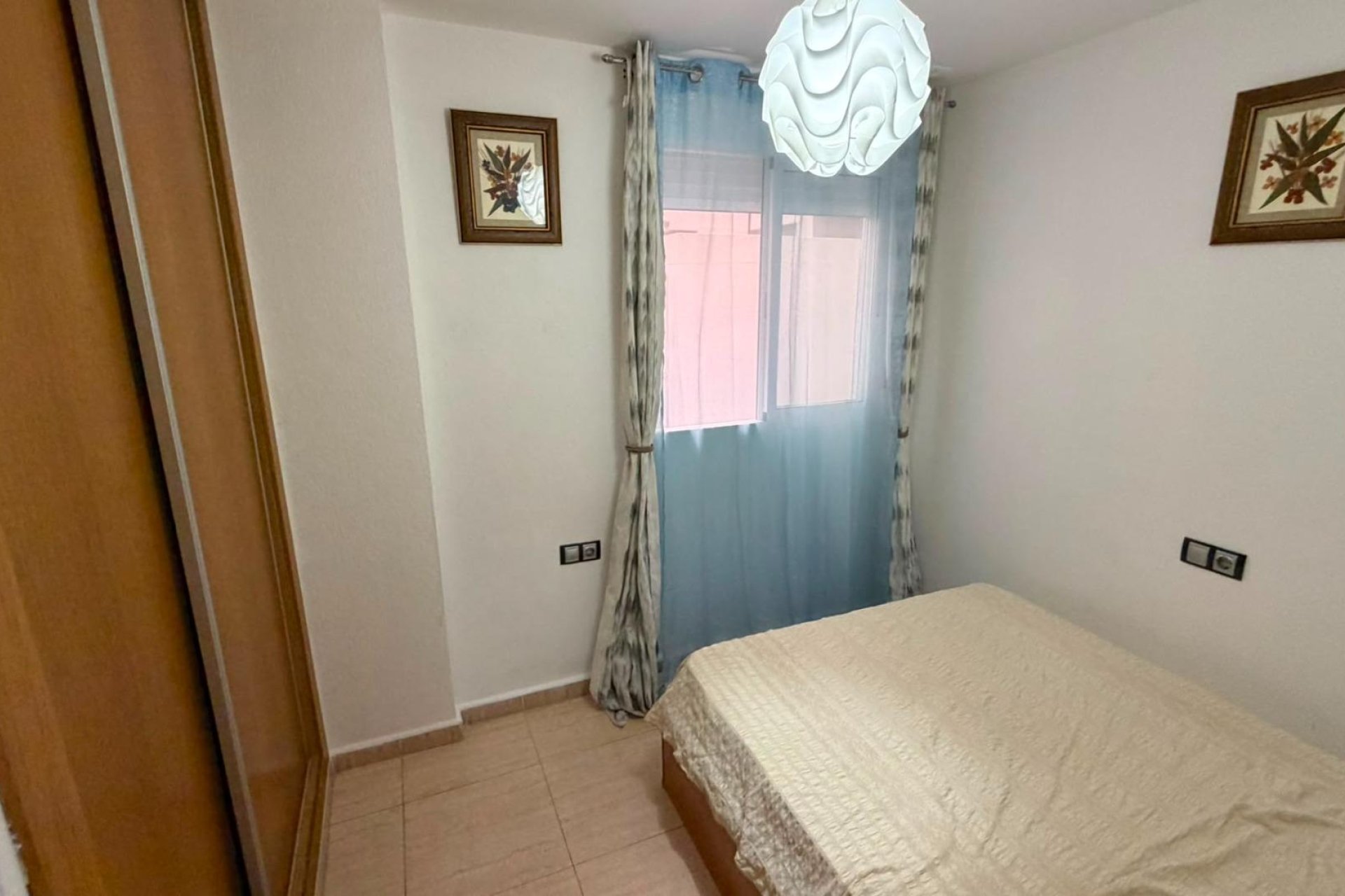 Segunda mano - Apartamento -
Torrevieja