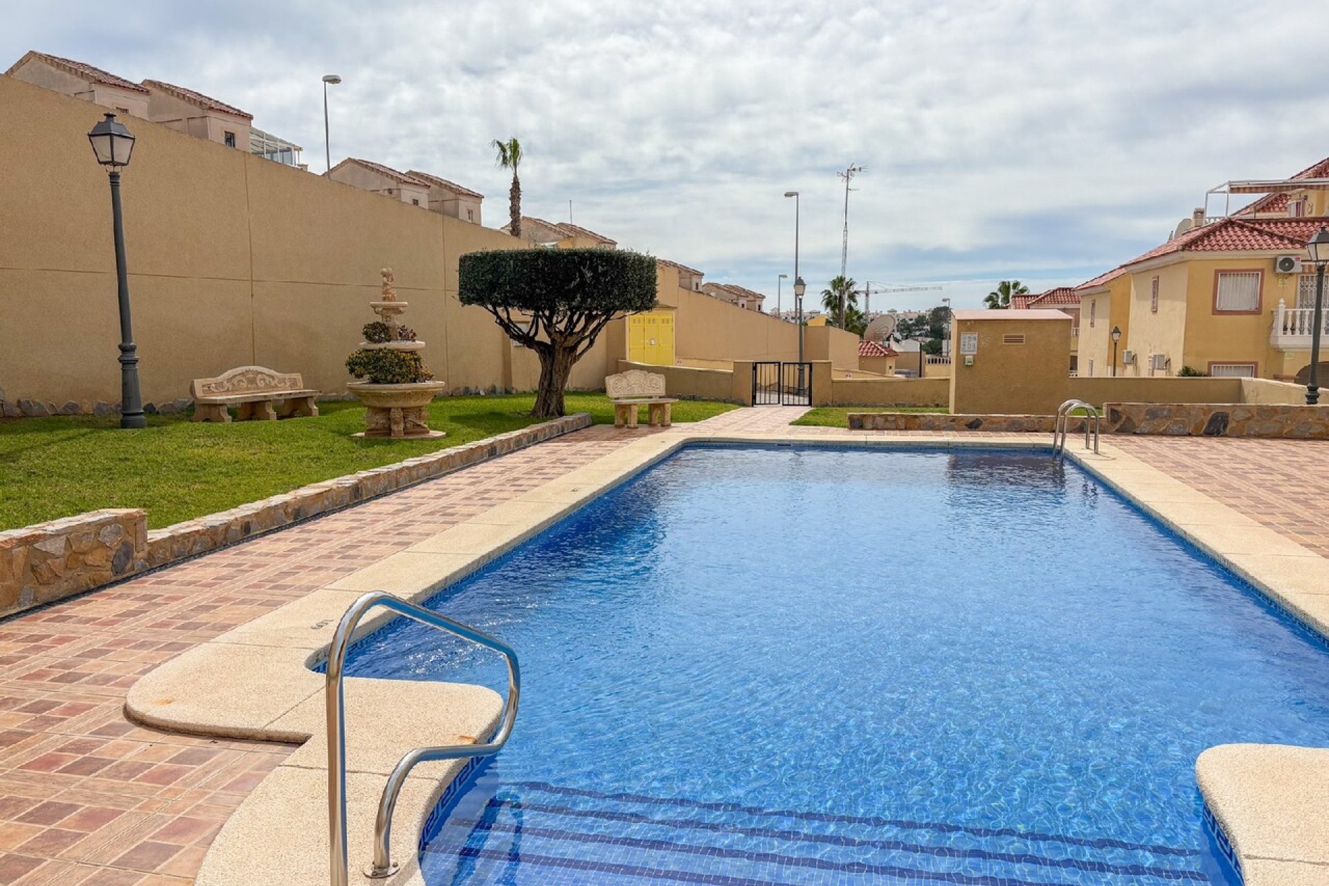 Segunda mano - Apartamento -
Villamartin - Costa Blanca
