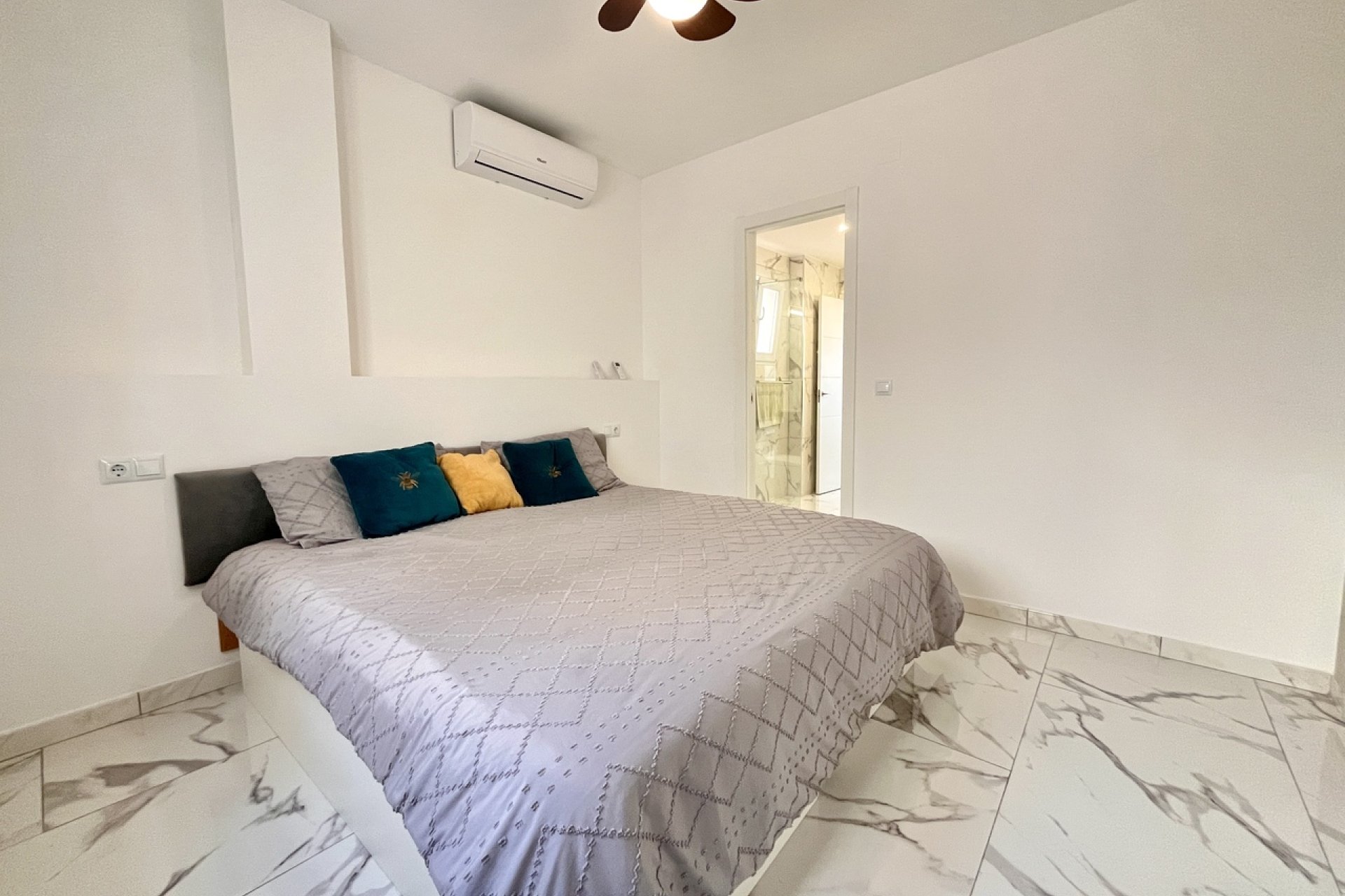 Segunda mano - Apartamento -
Villamartin - Costa Blanca