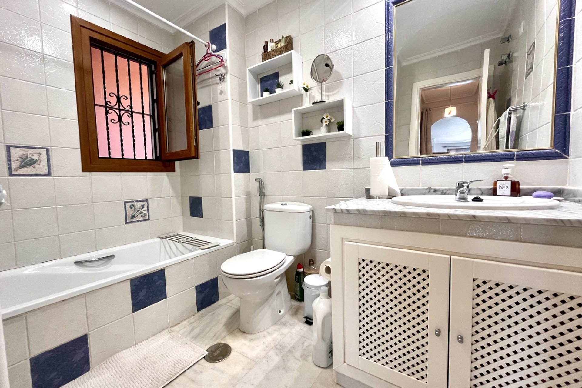 Segunda mano - Apartamento -
Villamartin - Costa Blanca