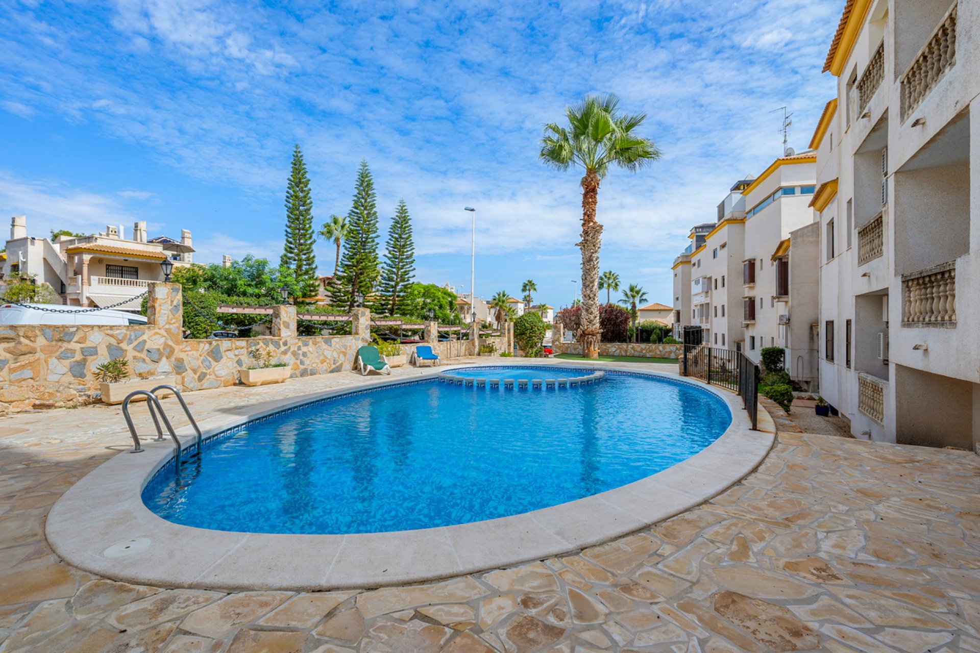 Segunda mano - Ático -
Dehesa de Campoamor - Costa Blanca
