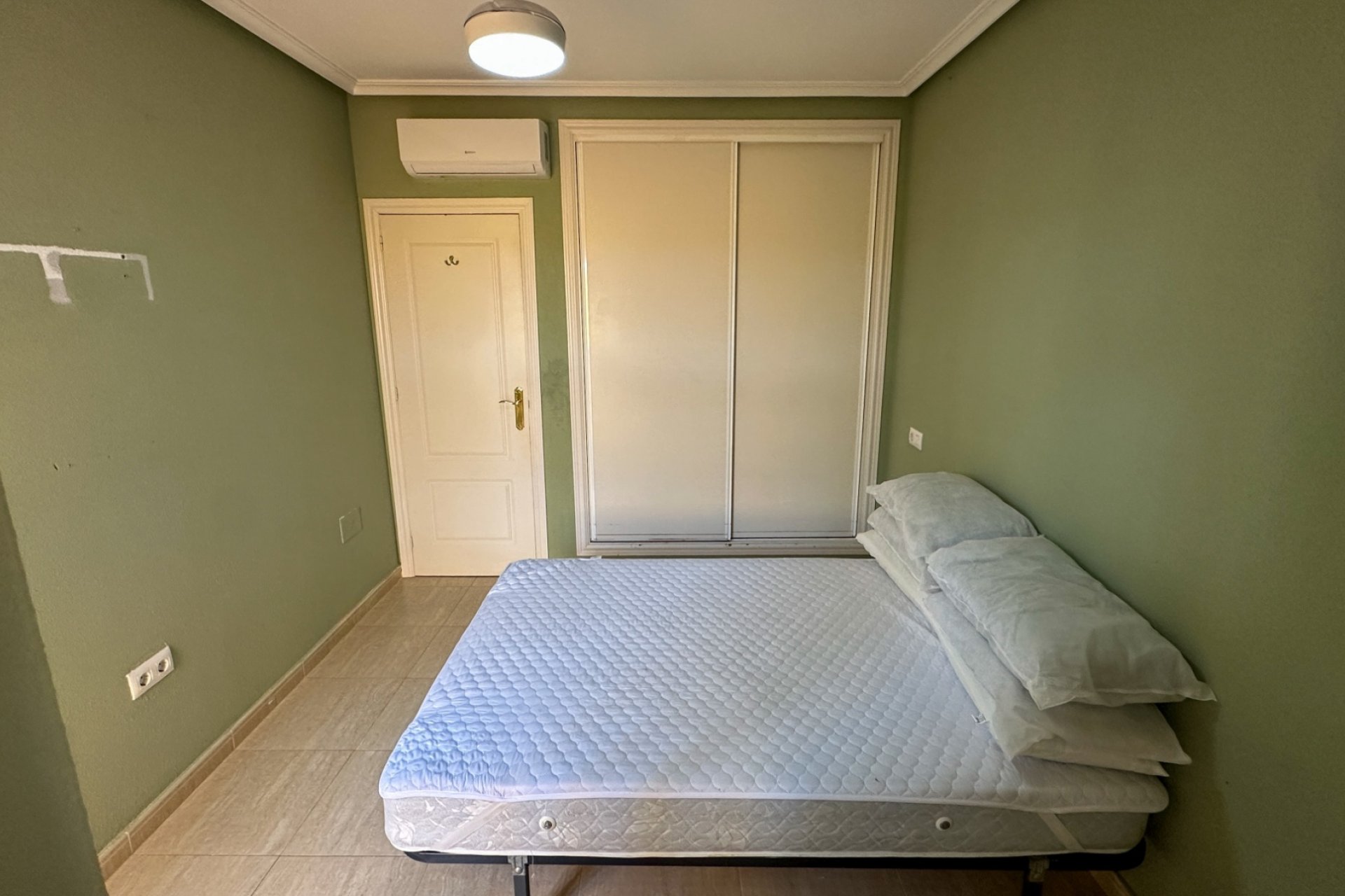 Segunda mano - Bungalow -
Daya Nueva - Costa Blanca