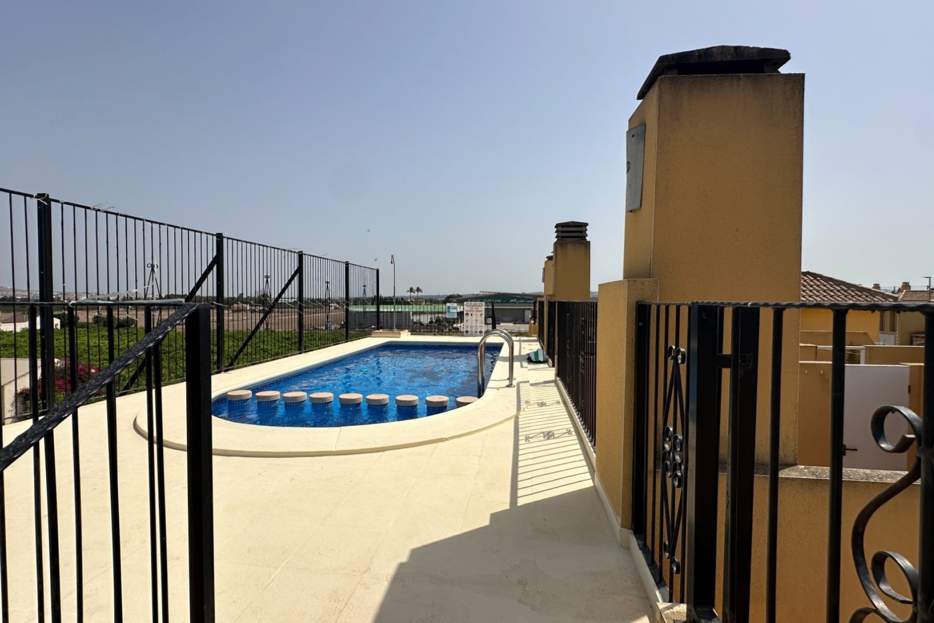 Segunda mano - Bungalow -
Daya Nueva - Costa Blanca